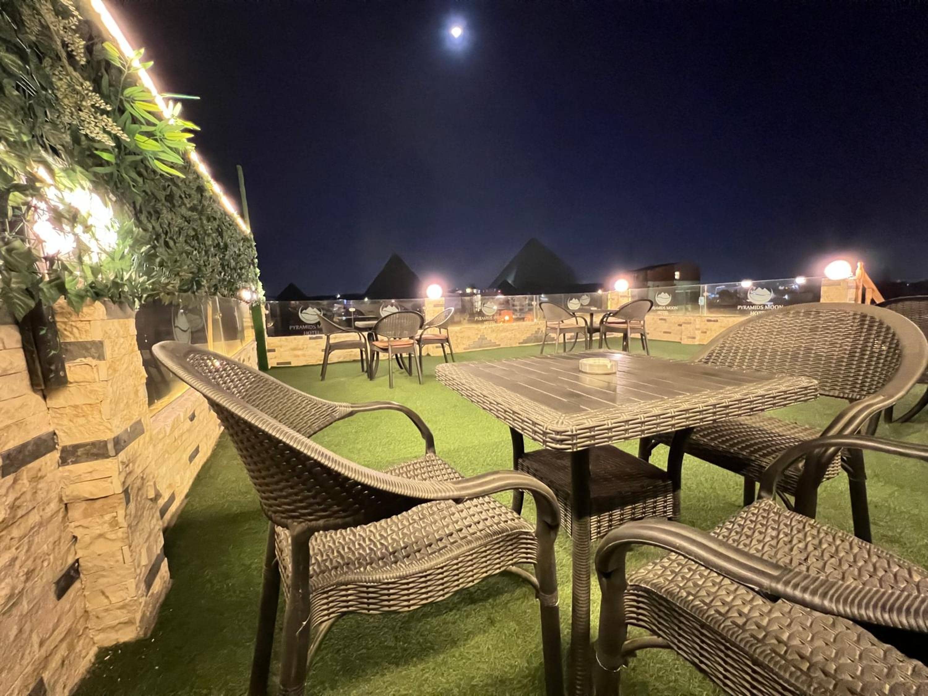 Pyramids moon view hotel — 5