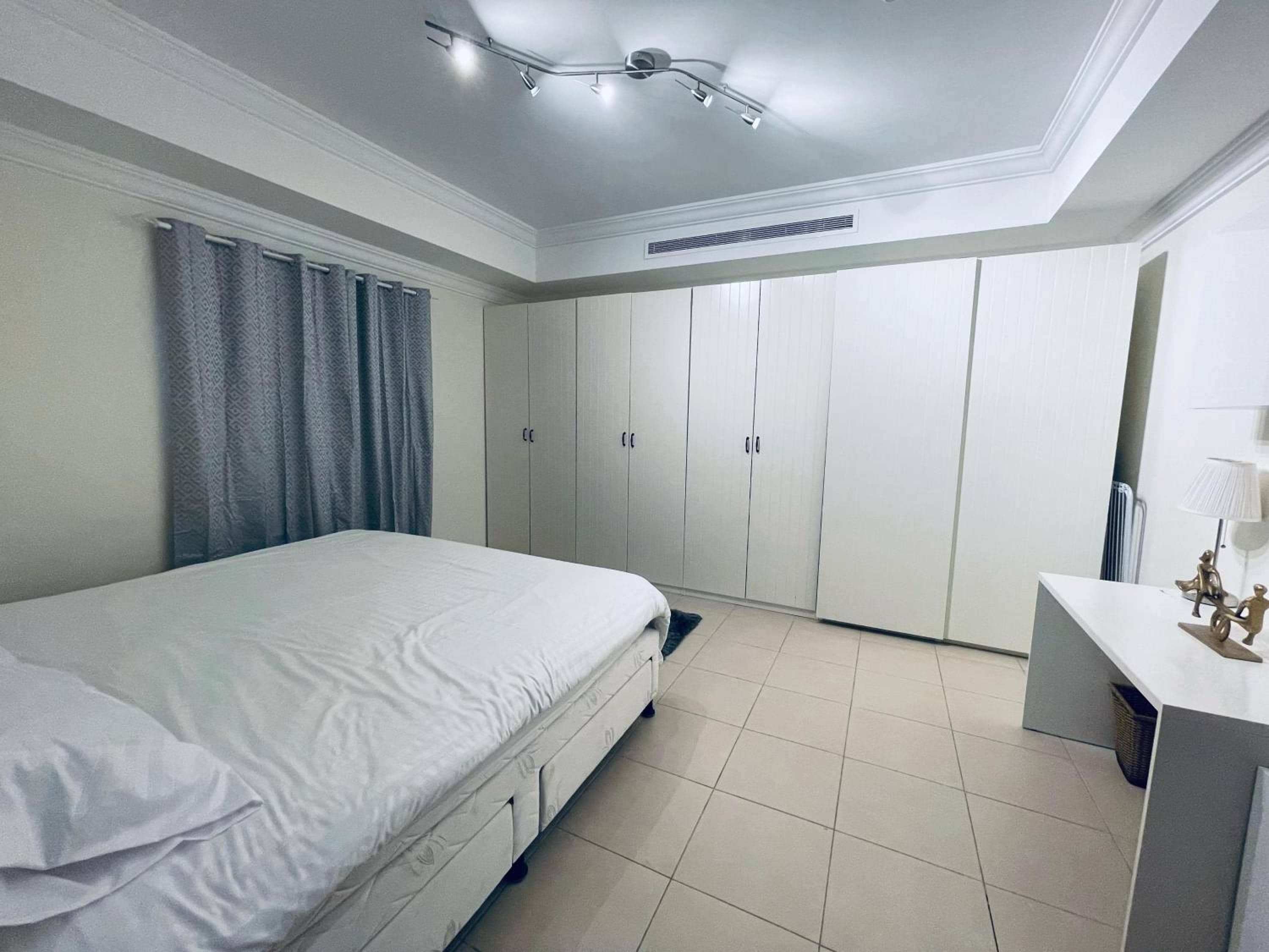lovely one bedroom self entry — 5