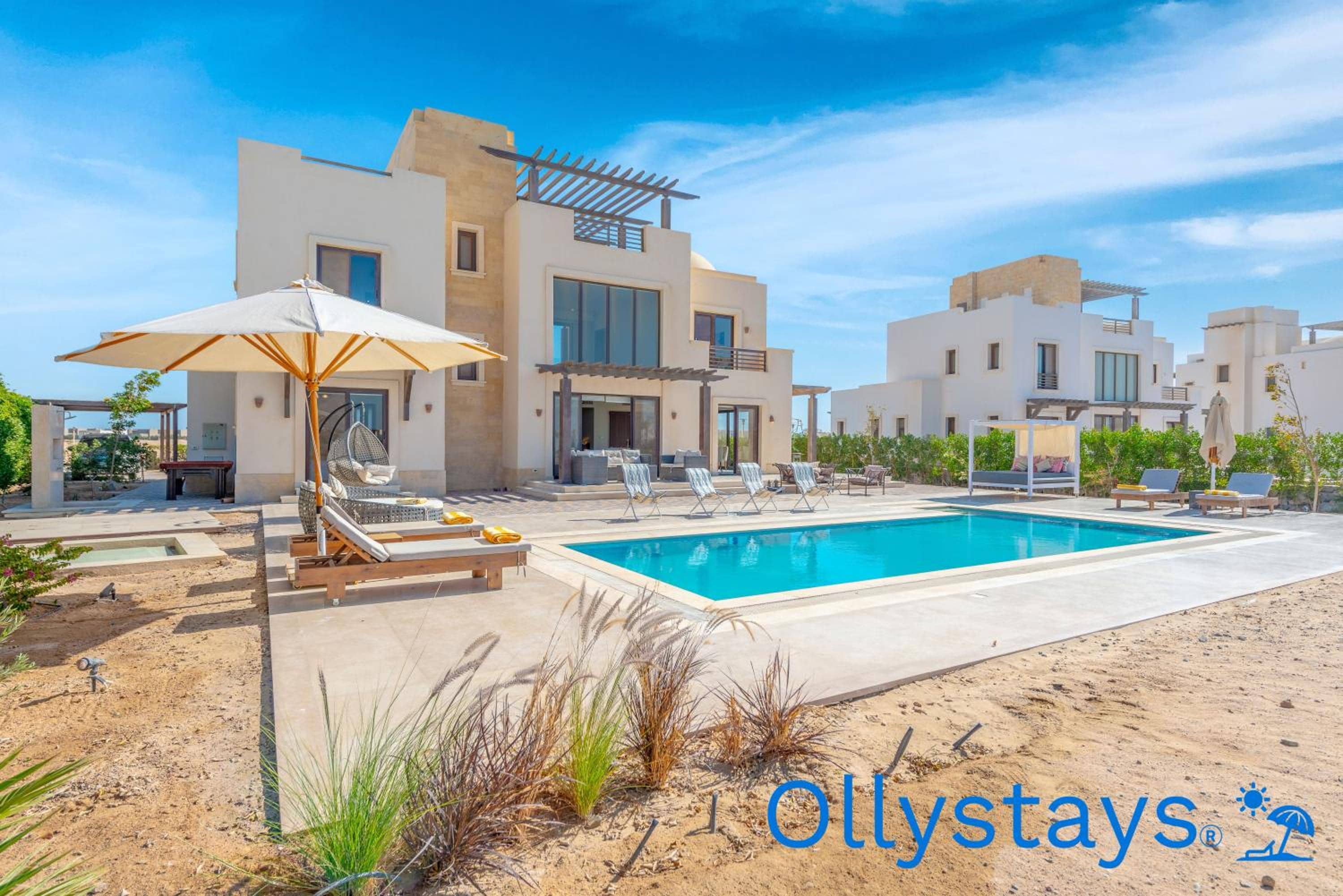Ollystays Luxury 4BR, Heated Pool Villa, Ancient Sands! Kite Surfing Haven — 4