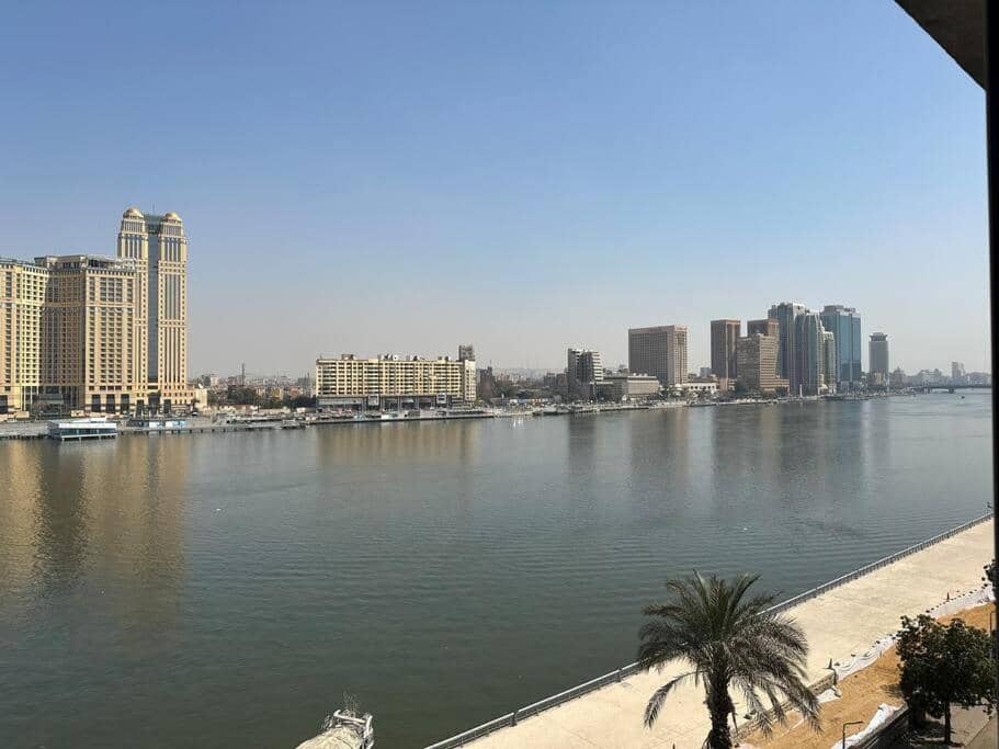Zamalek Retreat: Premium Stay with Nile View