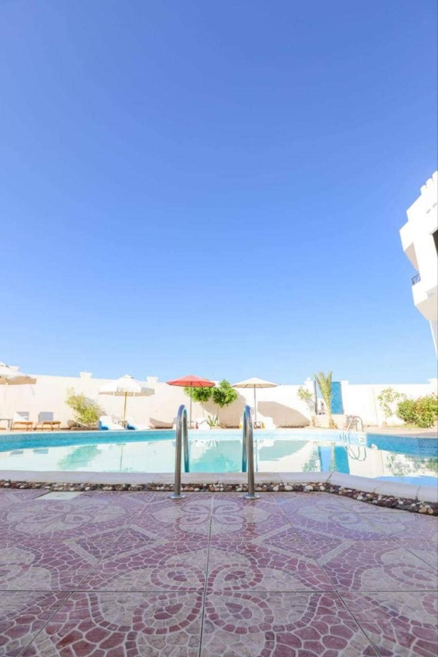 La bonita compound — 5