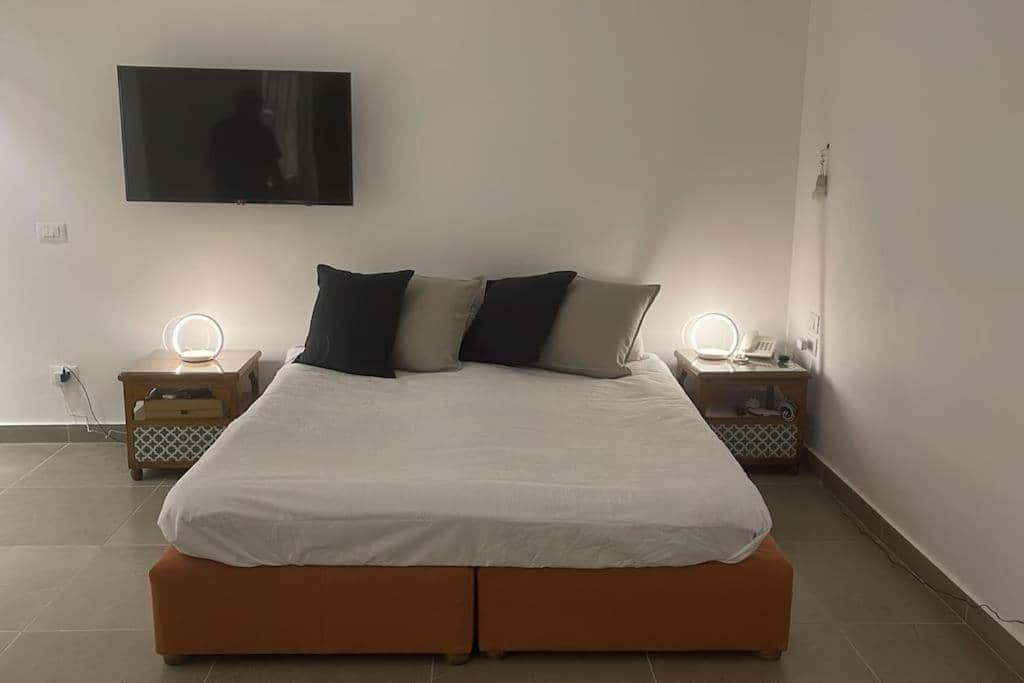 Stupendo studio Moderno con vista giardino R23133 appartamento — 2