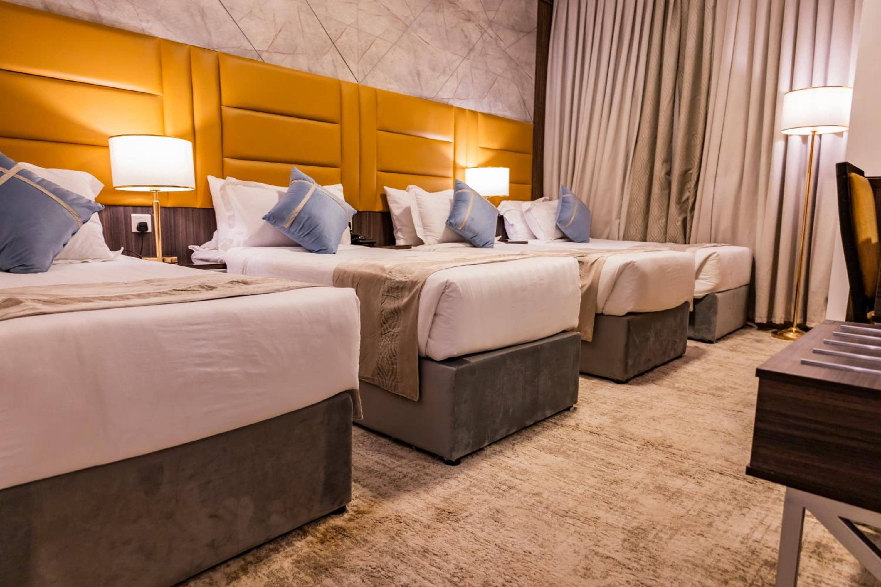 Al Mukhtara International Hotel - شركة المختارة العالمي للخدمات الفندقيه شخص واحد — 2