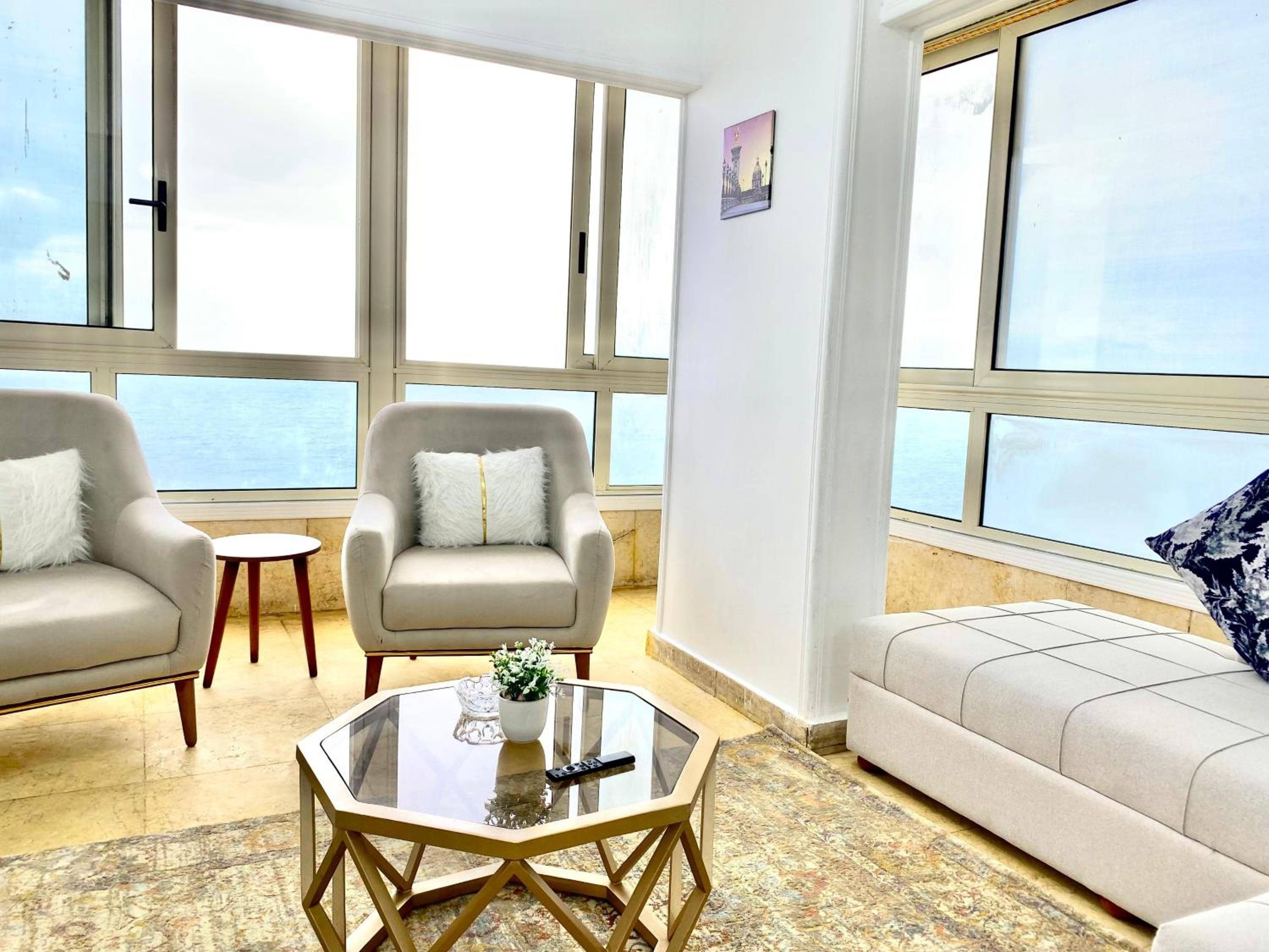 ALEX HOMES - Stanley Cozy Apartments with Direct Sea View — 2