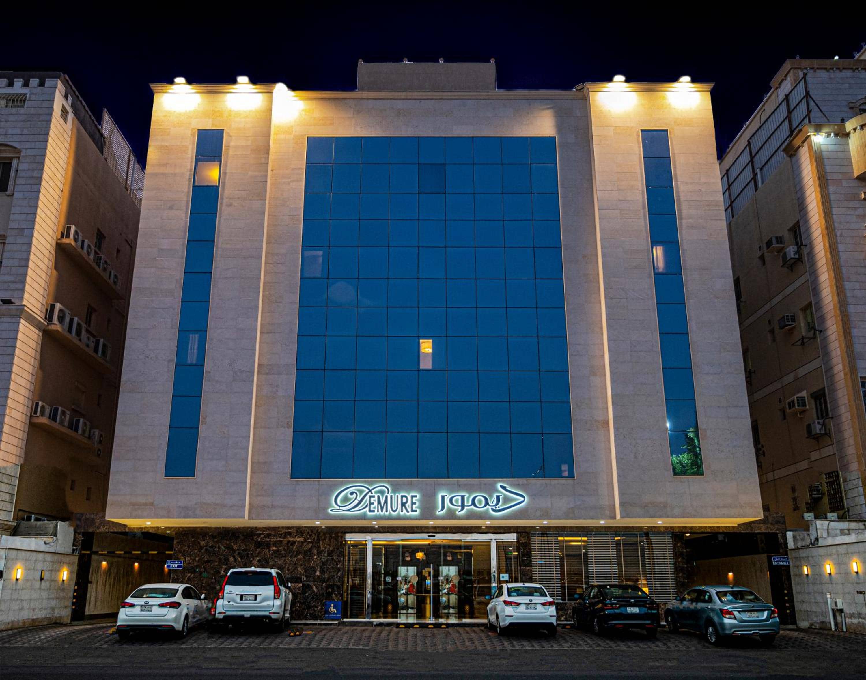 Demure -Razin Serviced Apartments