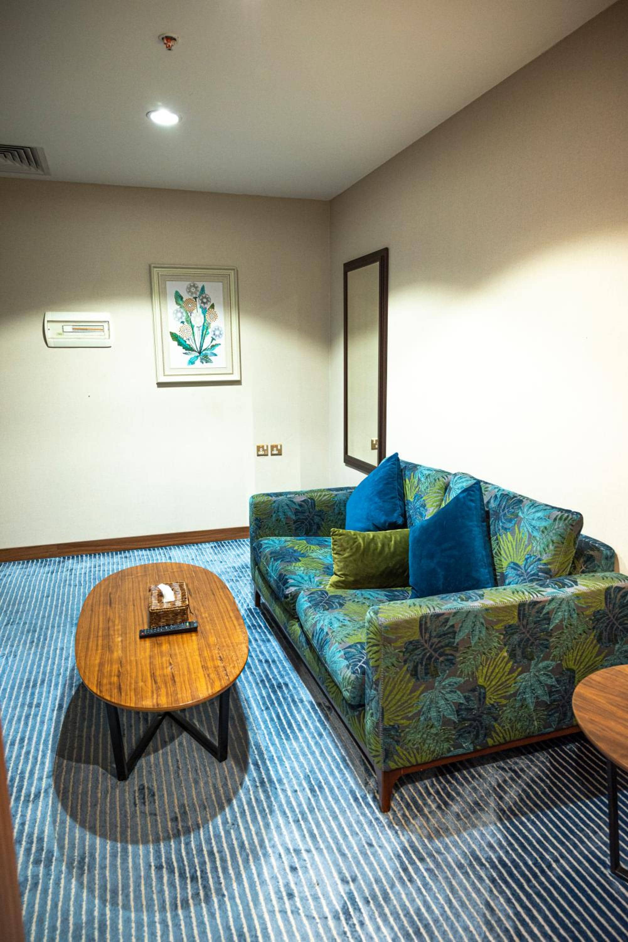 Demure -Razin Serviced Apartments — 4