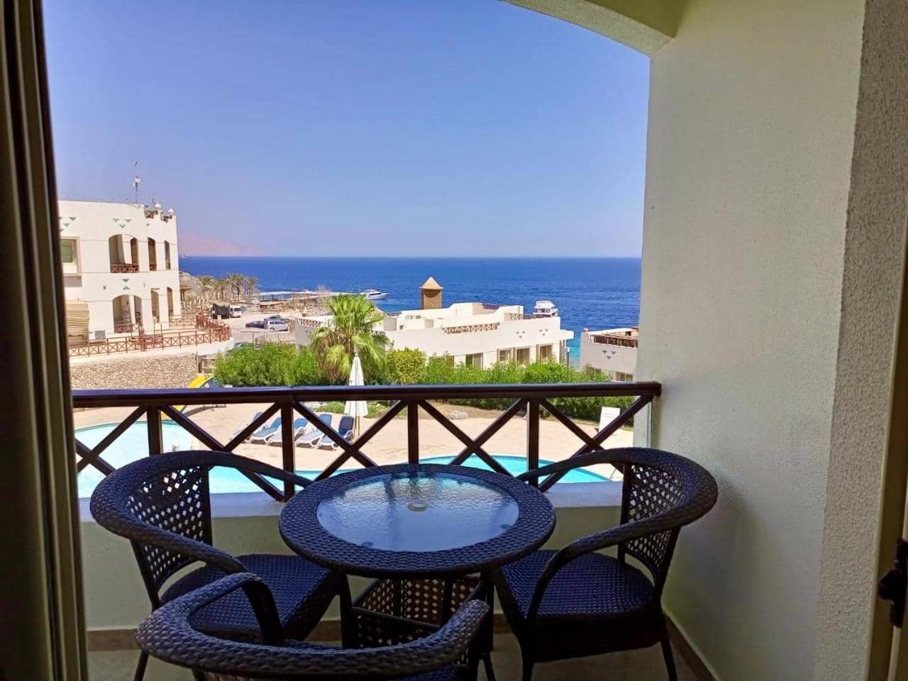 Shark's Bay Oasis 2 bedrooms apartment with Private free beach — 5