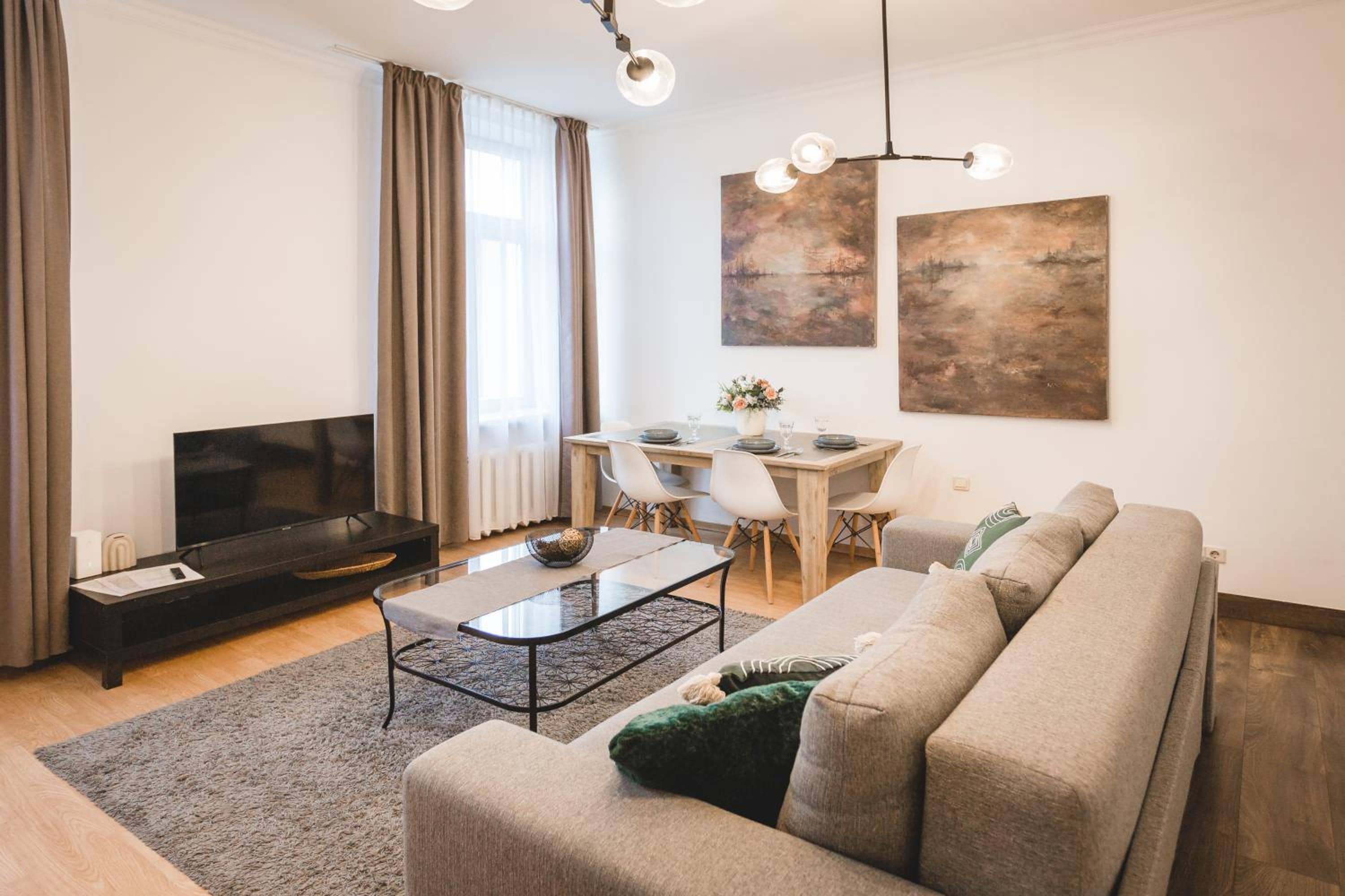 Bearsleys Downtown Apartments — 4