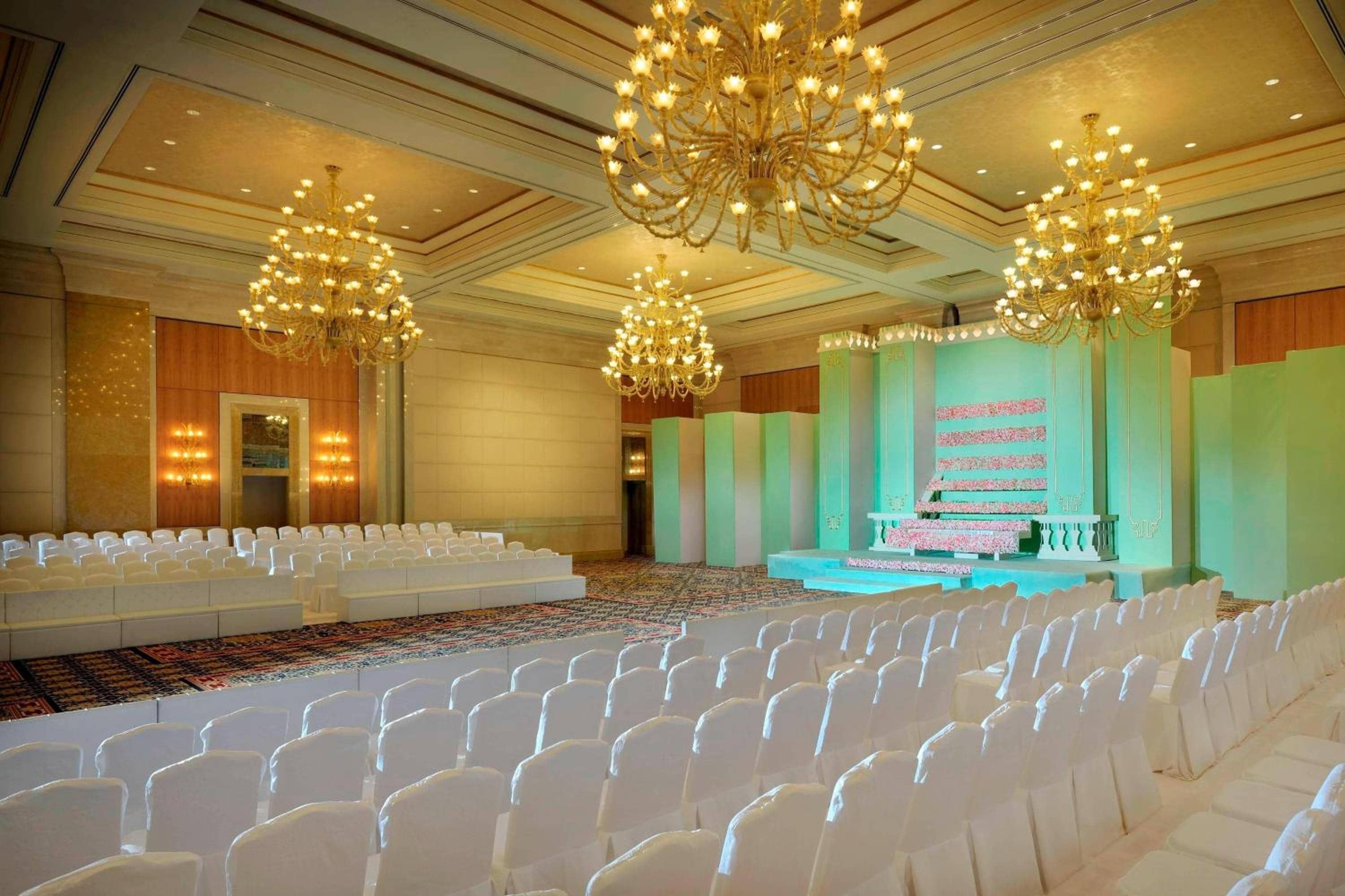 Courtyard By Marriott Kuwait City — 2