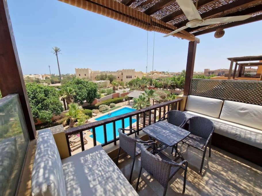 Wonderful apartment with prime location & pool