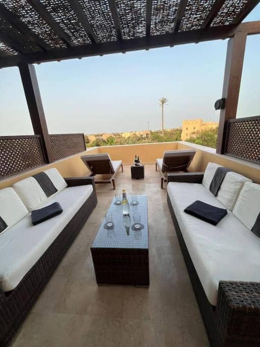 Wonderful apartment with prime location & pool — 4