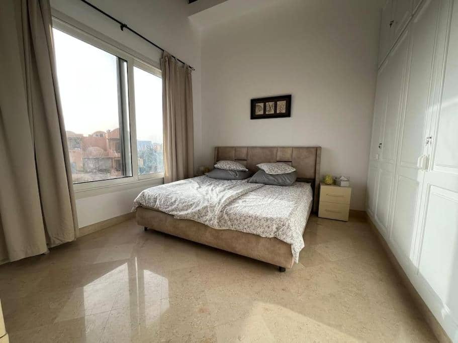 Wonderful apartment with prime location & pool — 2