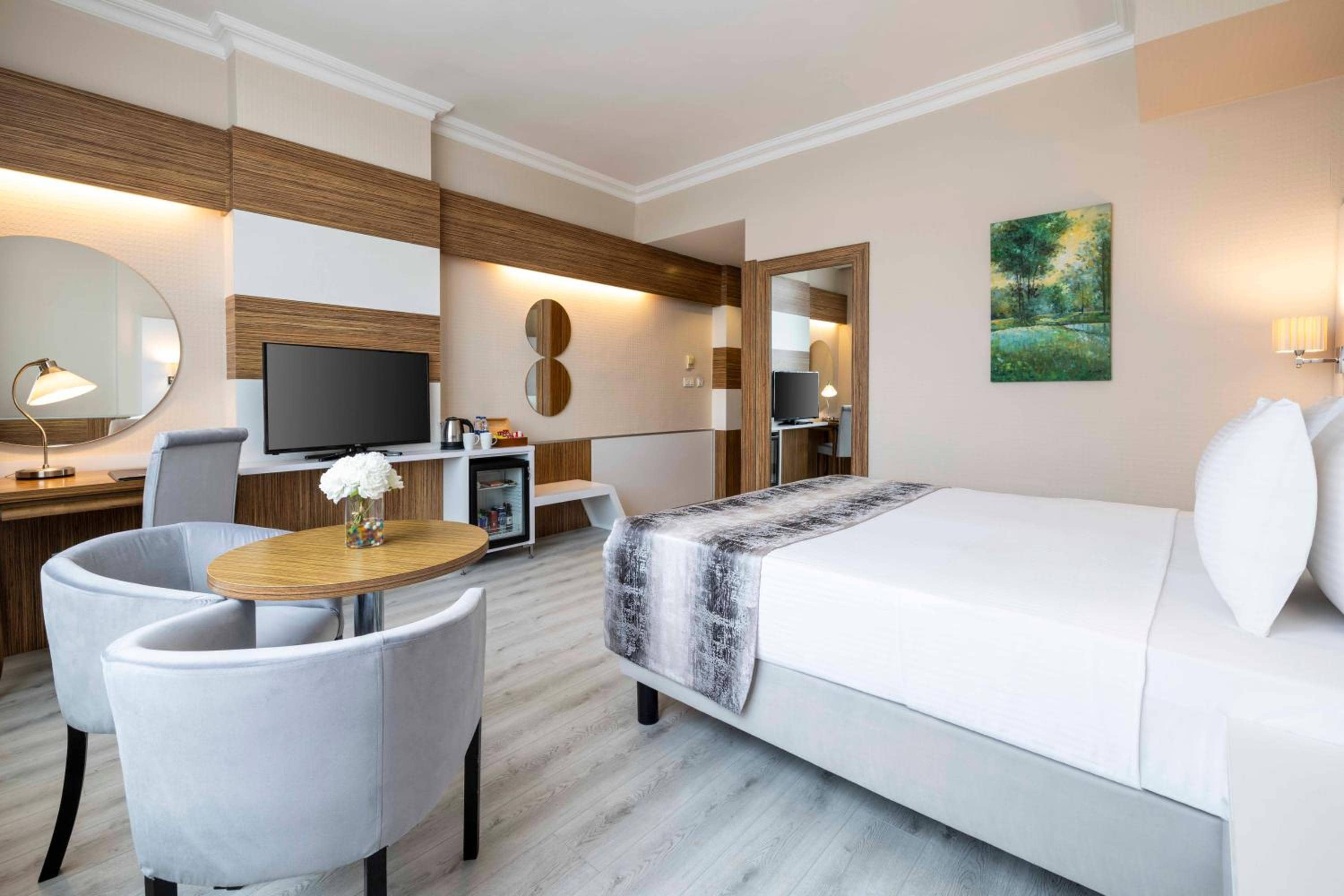 Elite Hotel Dragos — 3