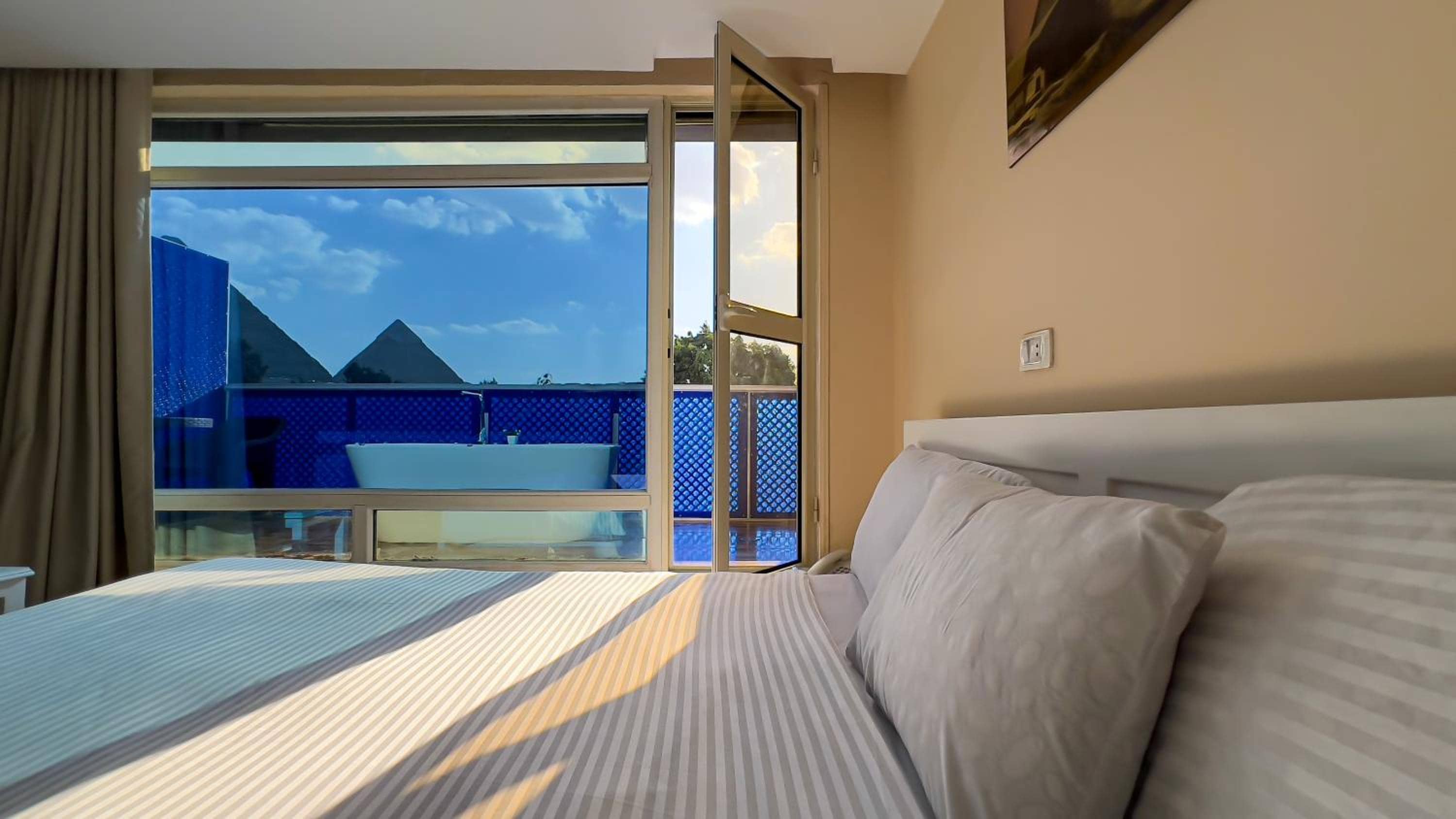 Turquoise Pyramids & Grand Egyptian museum view Hotel — 5