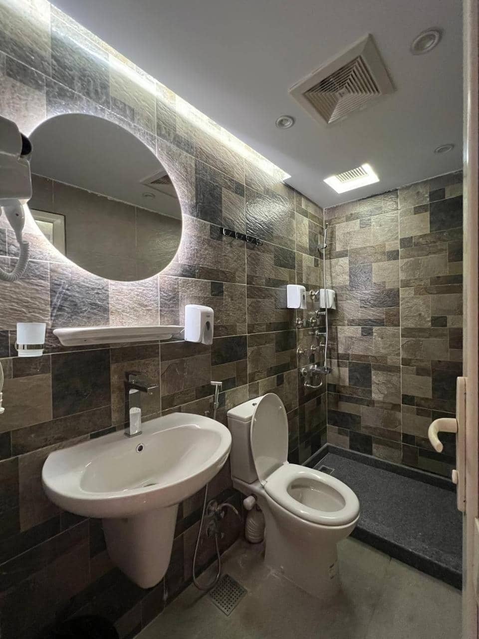 Space Hostel — 4