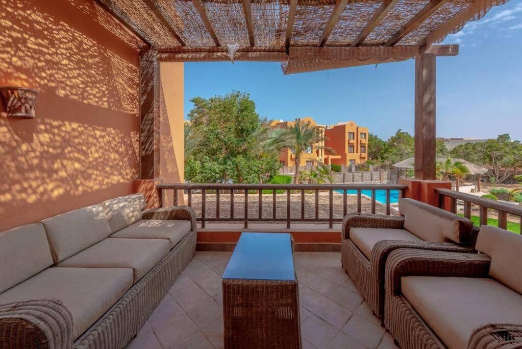 Gorgeous 3BR Townhouse in South Marina. Pool view — 4