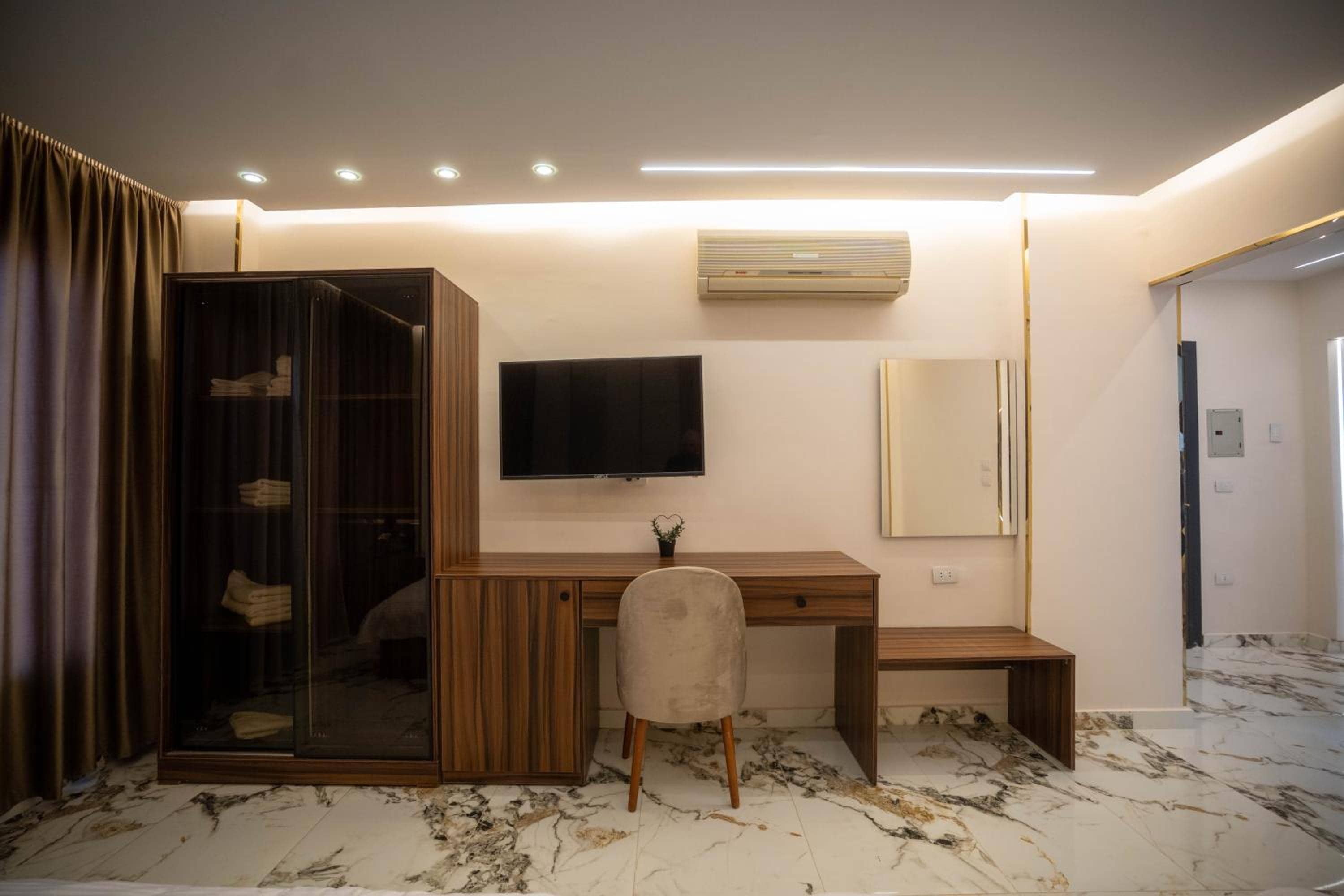 New Cairo Airport Studio — 5
