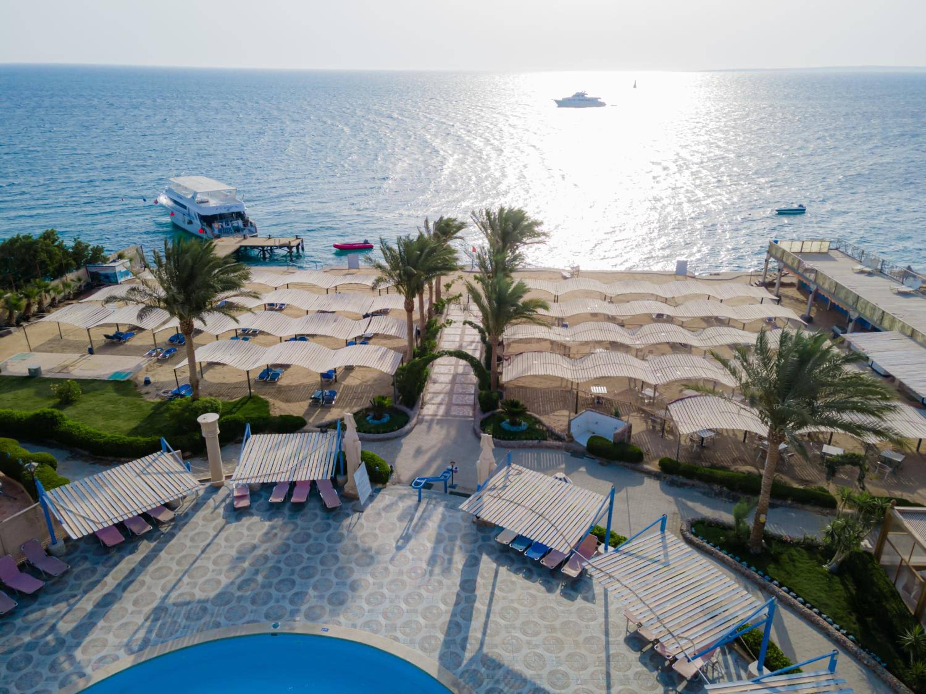 Sphinx Aqua Park Beach Resort — 2
