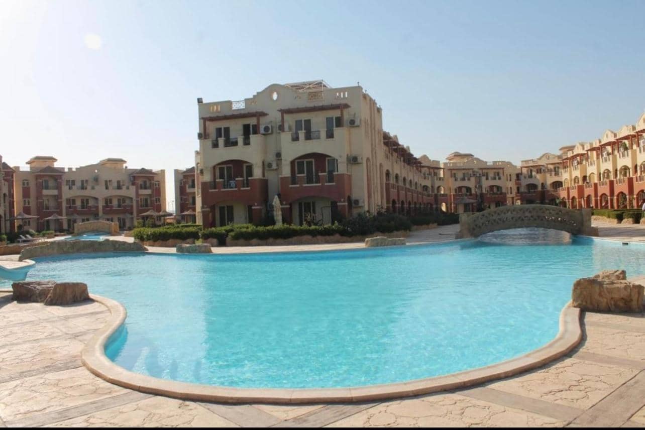 La sirena double room with mountain view, Families and couples only, Extra of 180 Egyptian pounds per adult person per stay ,to be paid to the resort — 3