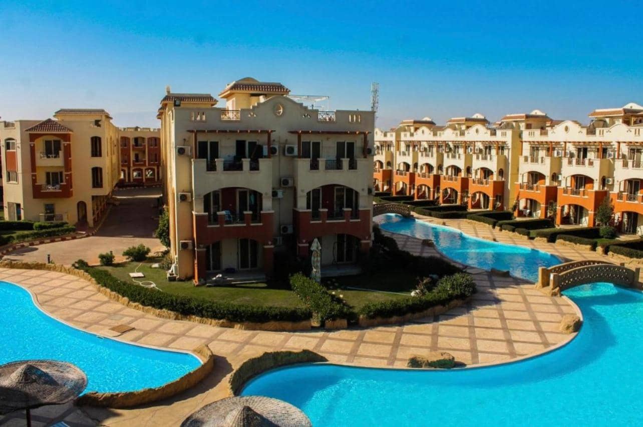 La sirena double room with mountain view, Families and couples only, Extra of 180 Egyptian pounds per adult person per stay ,to be paid to the resort — 2