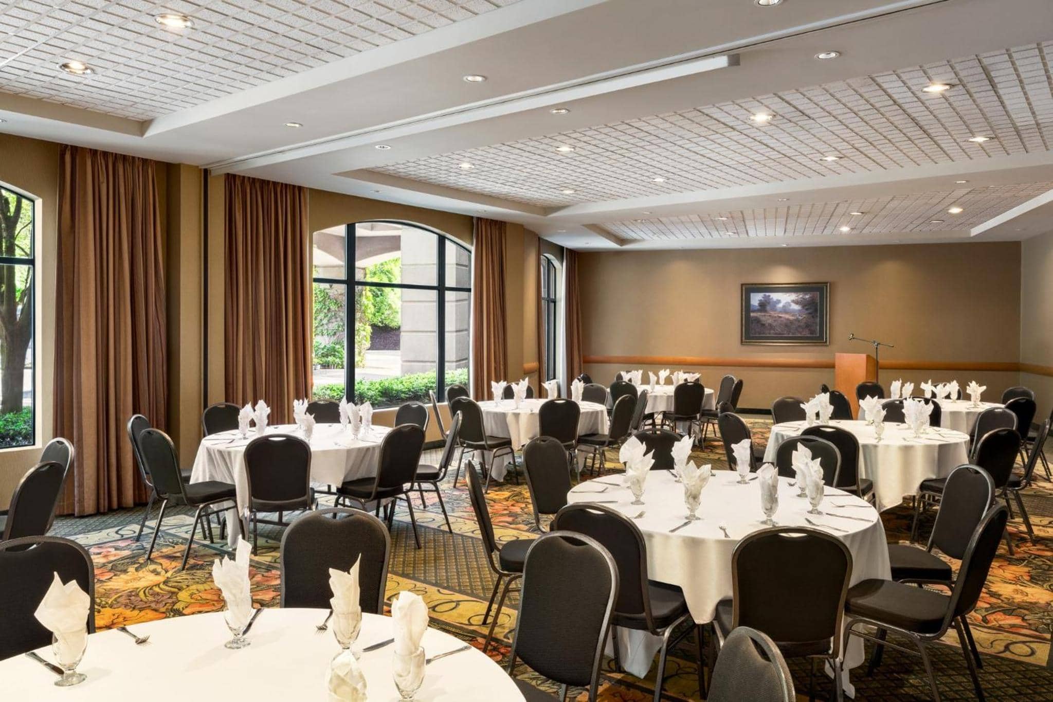 DoubleTree by Hilton North Vancouver — 4