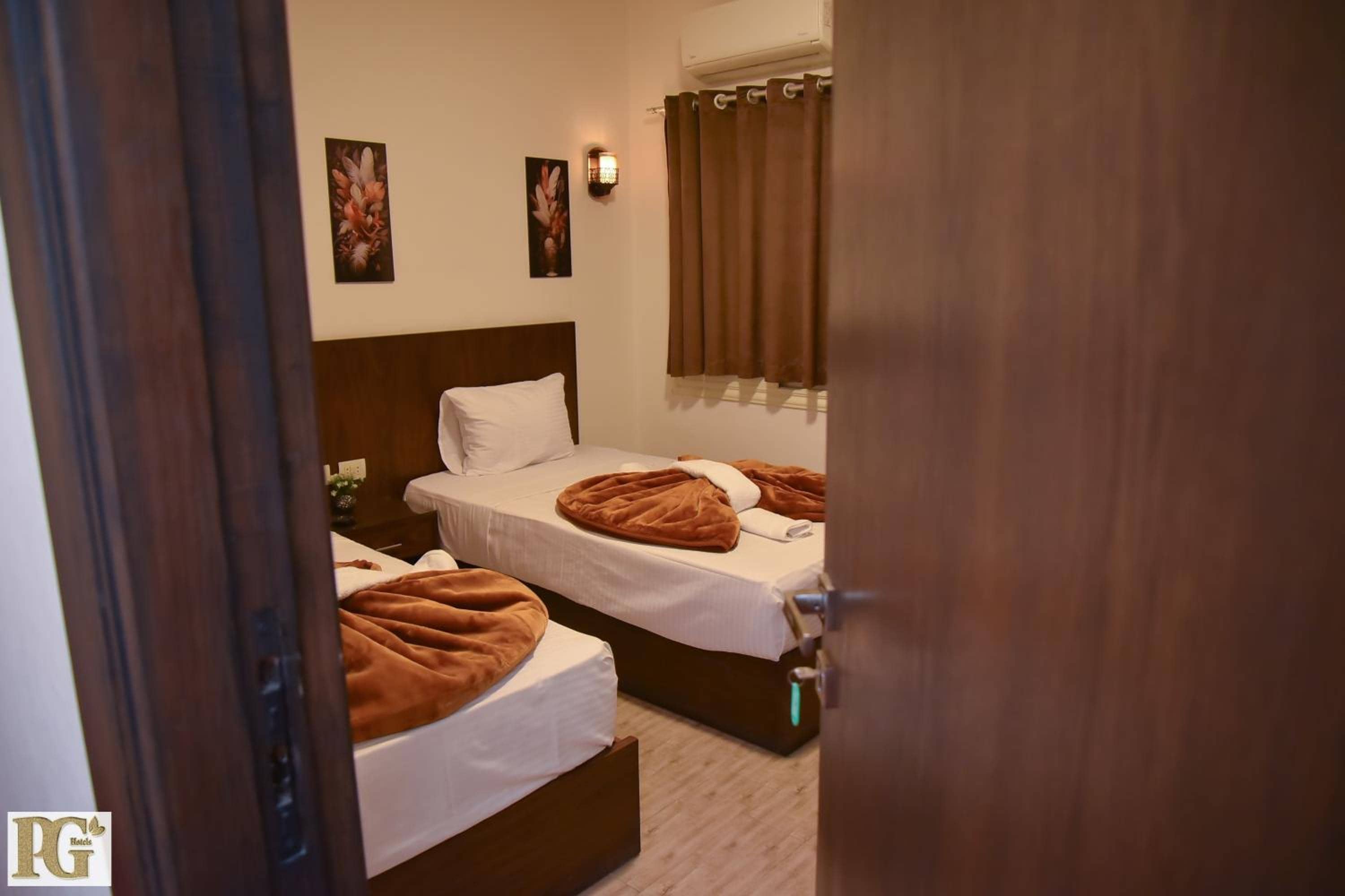 Montana Hotel — 3