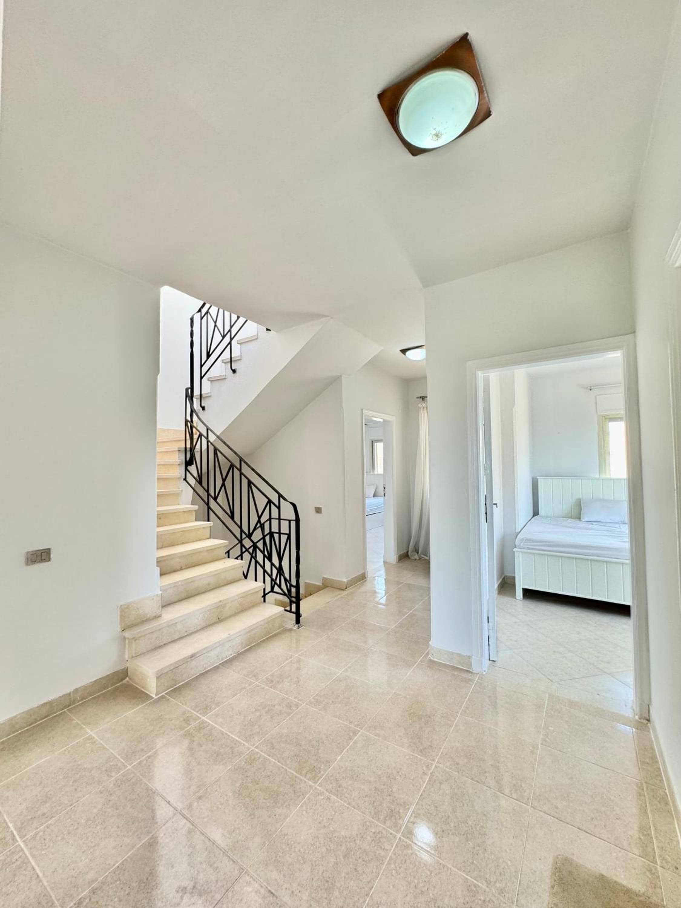 5-BRS Beachfront Standalone villa - Ein bay — 2