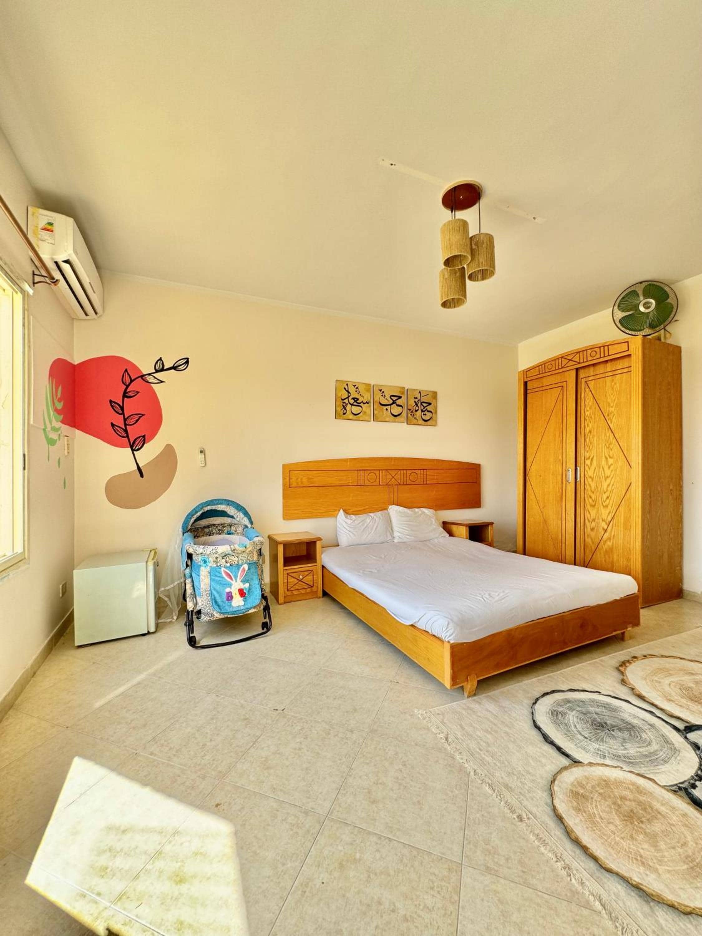 Spacious 5BR Cozy Beachfront Villa - Stunning Views — 5