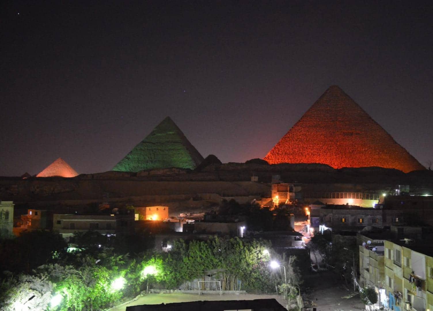 pyramids show inn — 5