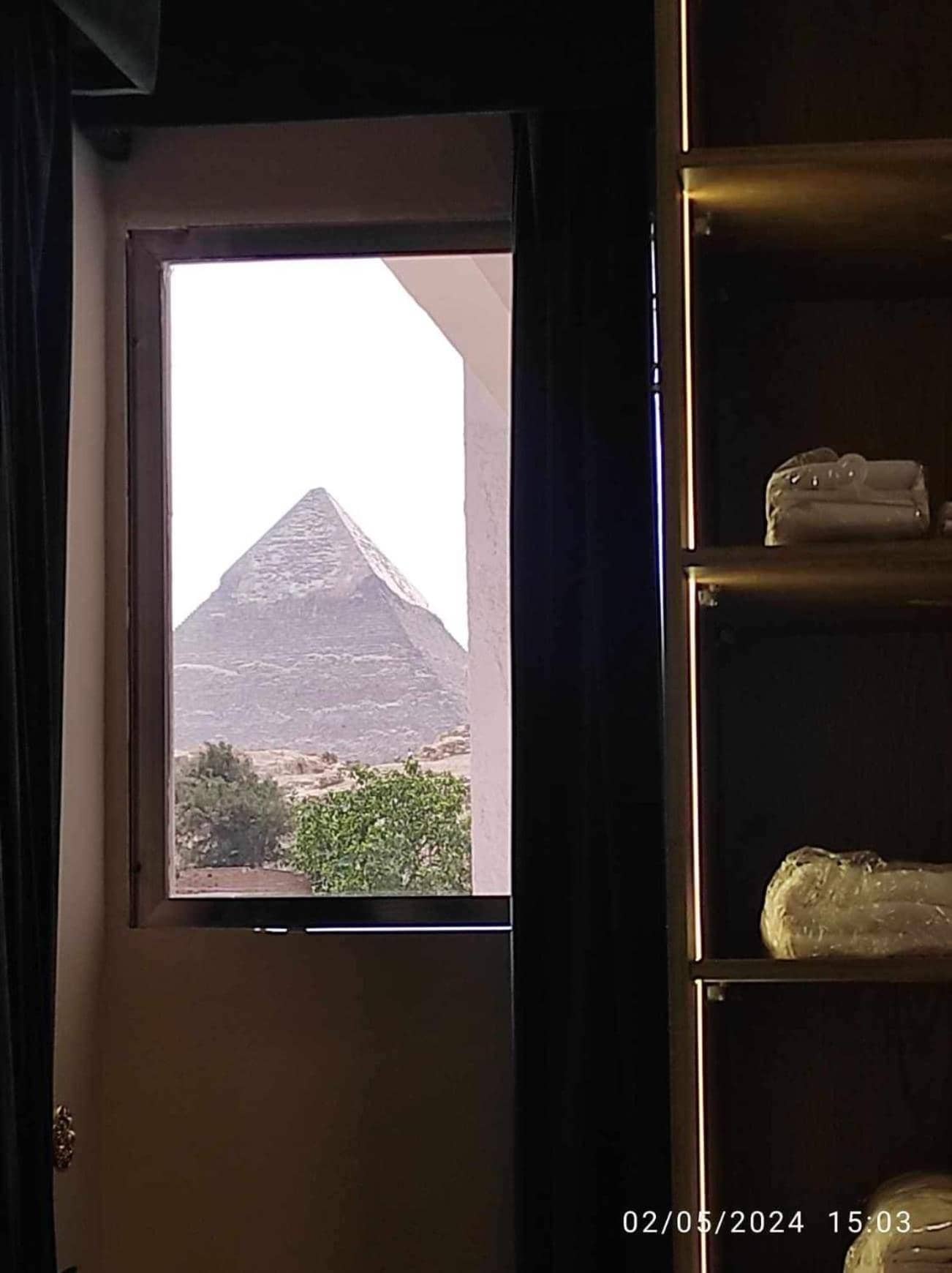 Global pyramids Inn