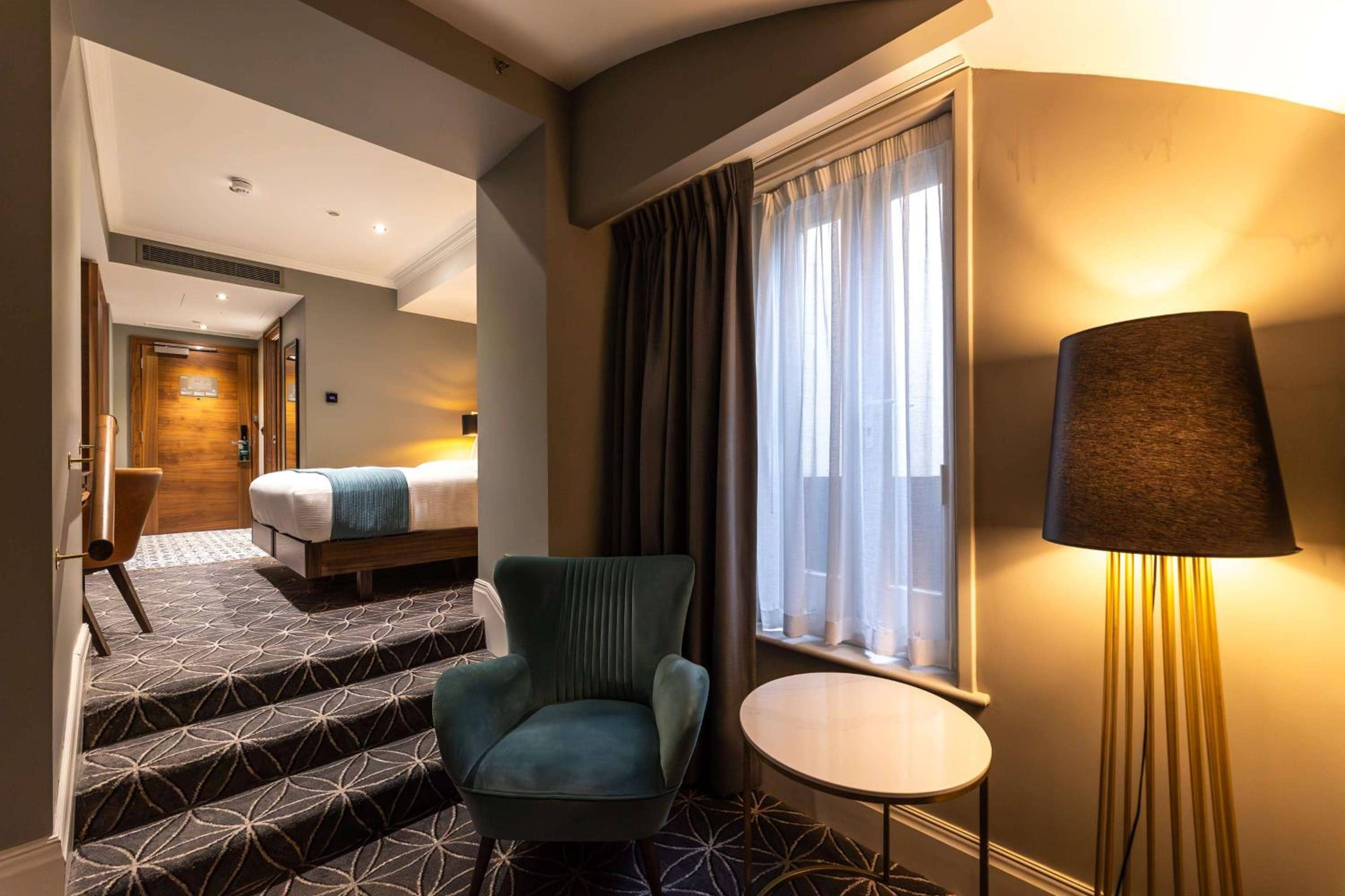 100 Queen's Gate Hotel London Kensington, Curio Collection by Hilton — 5