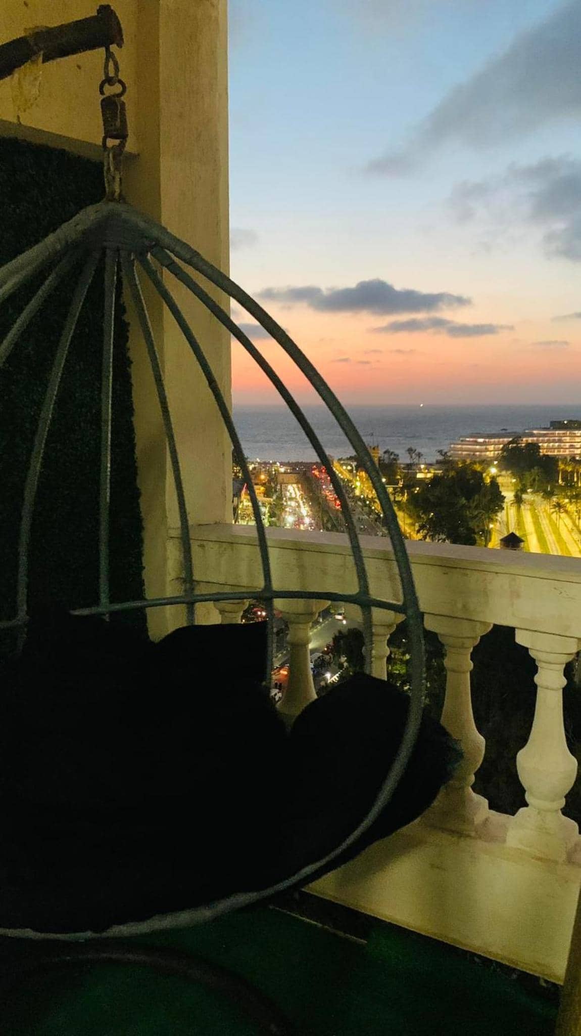 Sea and Montaza Palace view 2 bedrooms apartment alexandria,2 full bathrooms, with 2 AC and 1 Stand Fan, free wifi , available all year days with 3 heavy b — 2