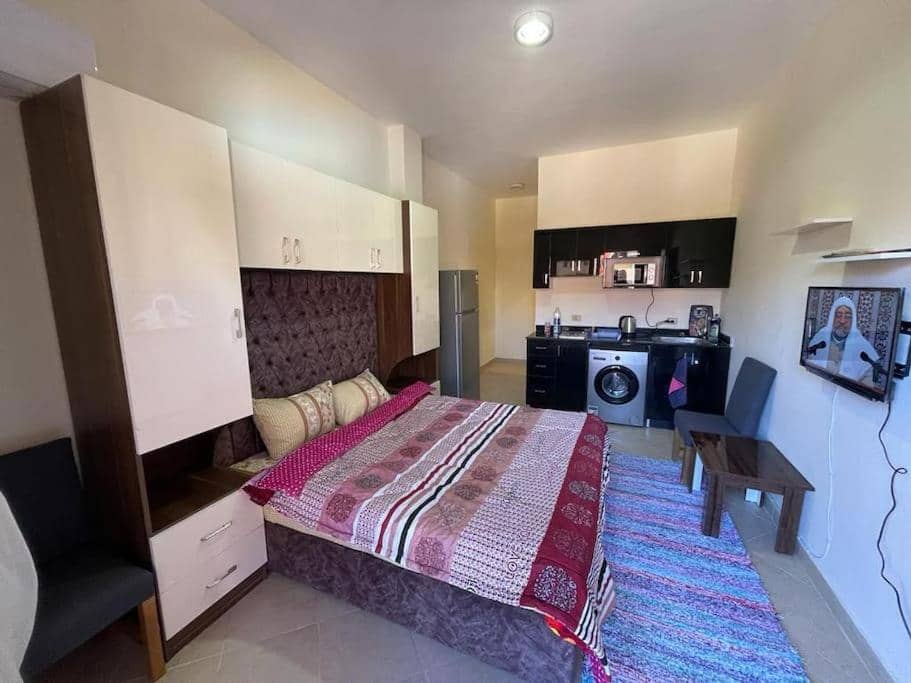 Lovely Studio with a Balcony on the Second Floor with Pool View & Free Pool Access — 3