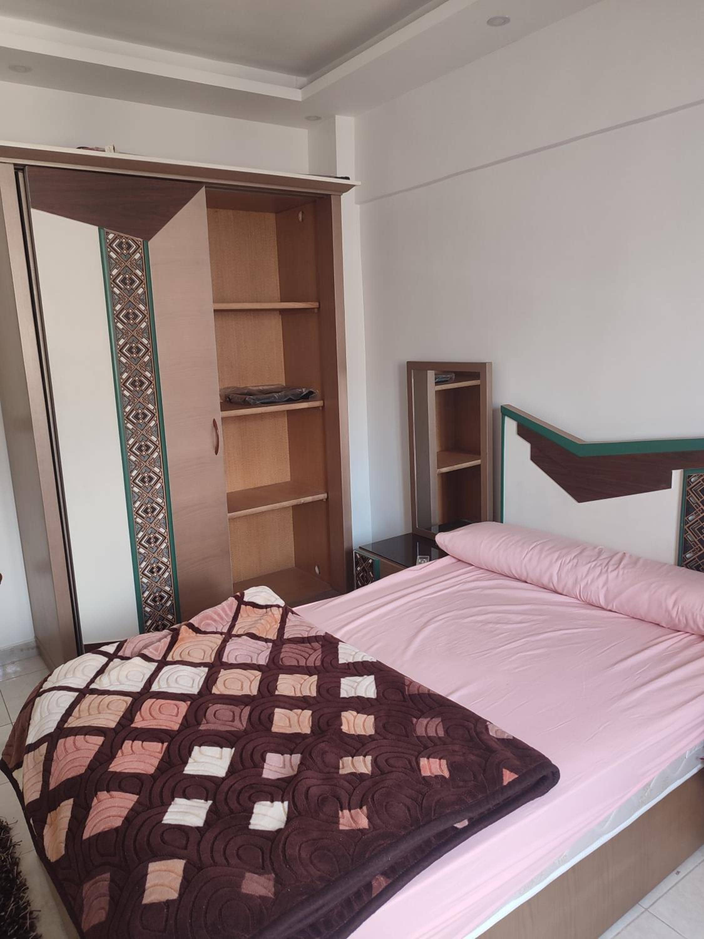 Happy Room — 5