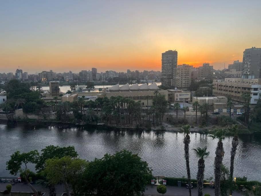 A luxury apartment fully nile view -Downtown Cairo