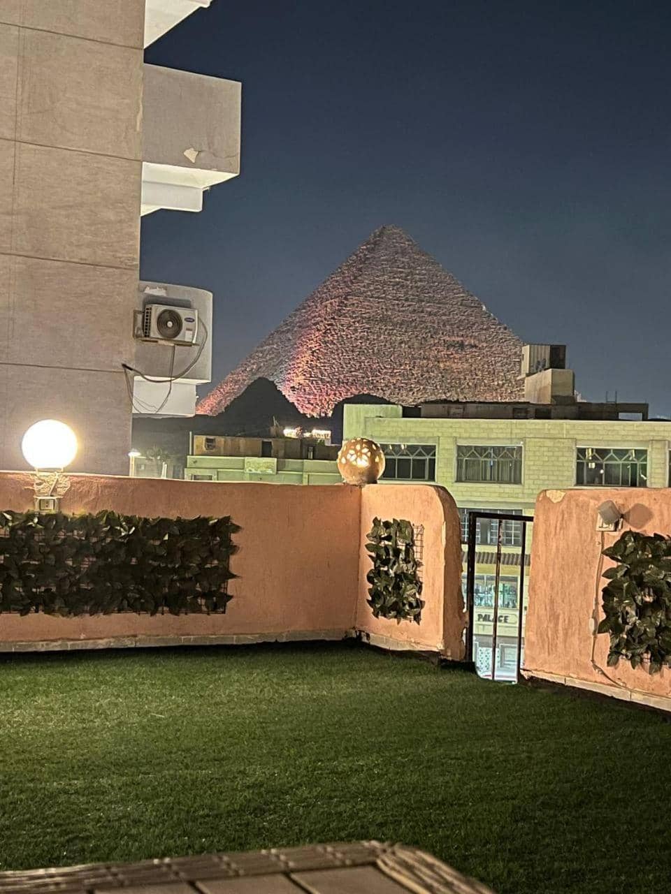 Beko pyramids inn — 3