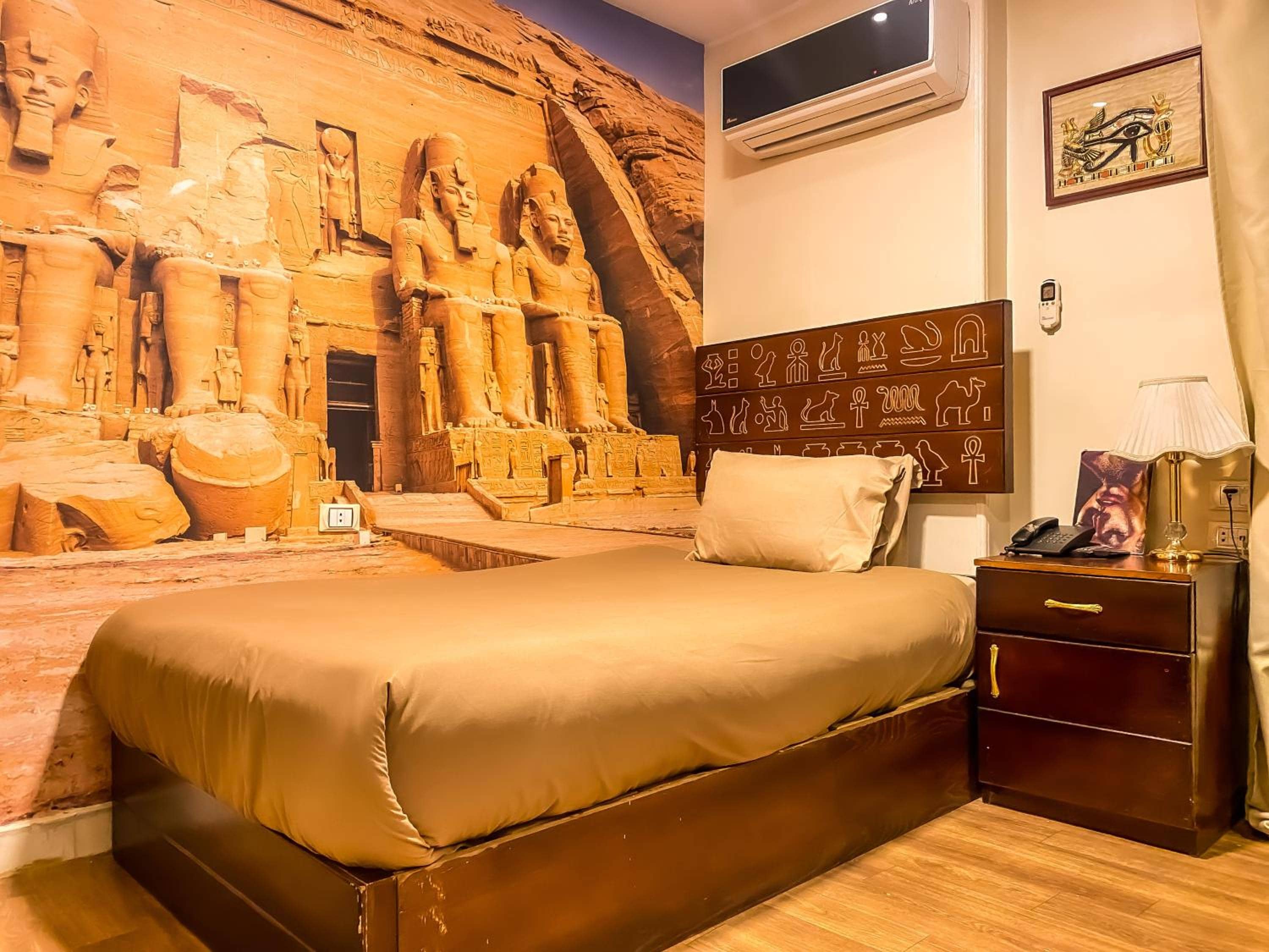 NEMES Pyramids View INN — 4