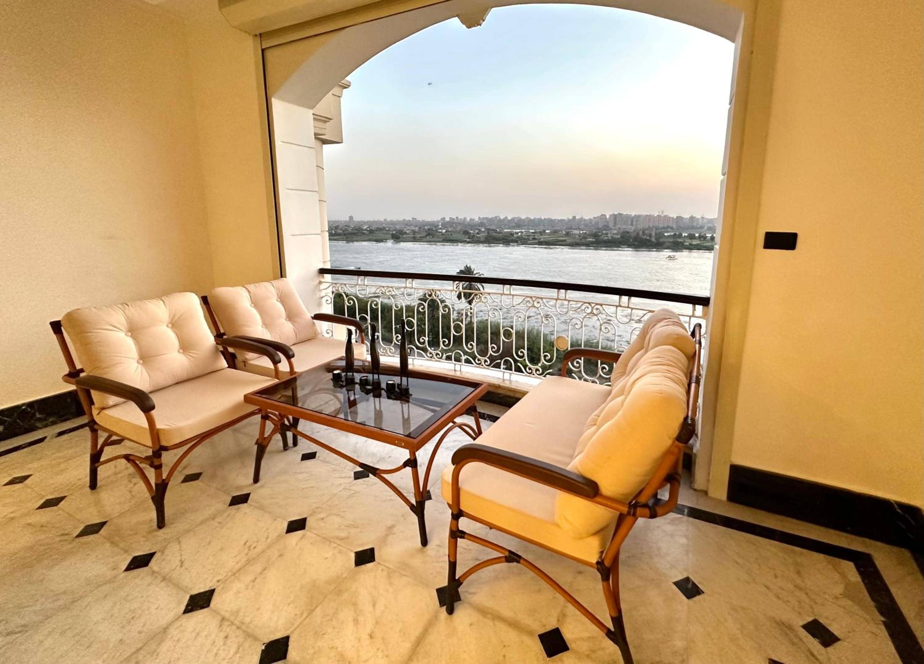 Luxury Nile view , Cornish Nile