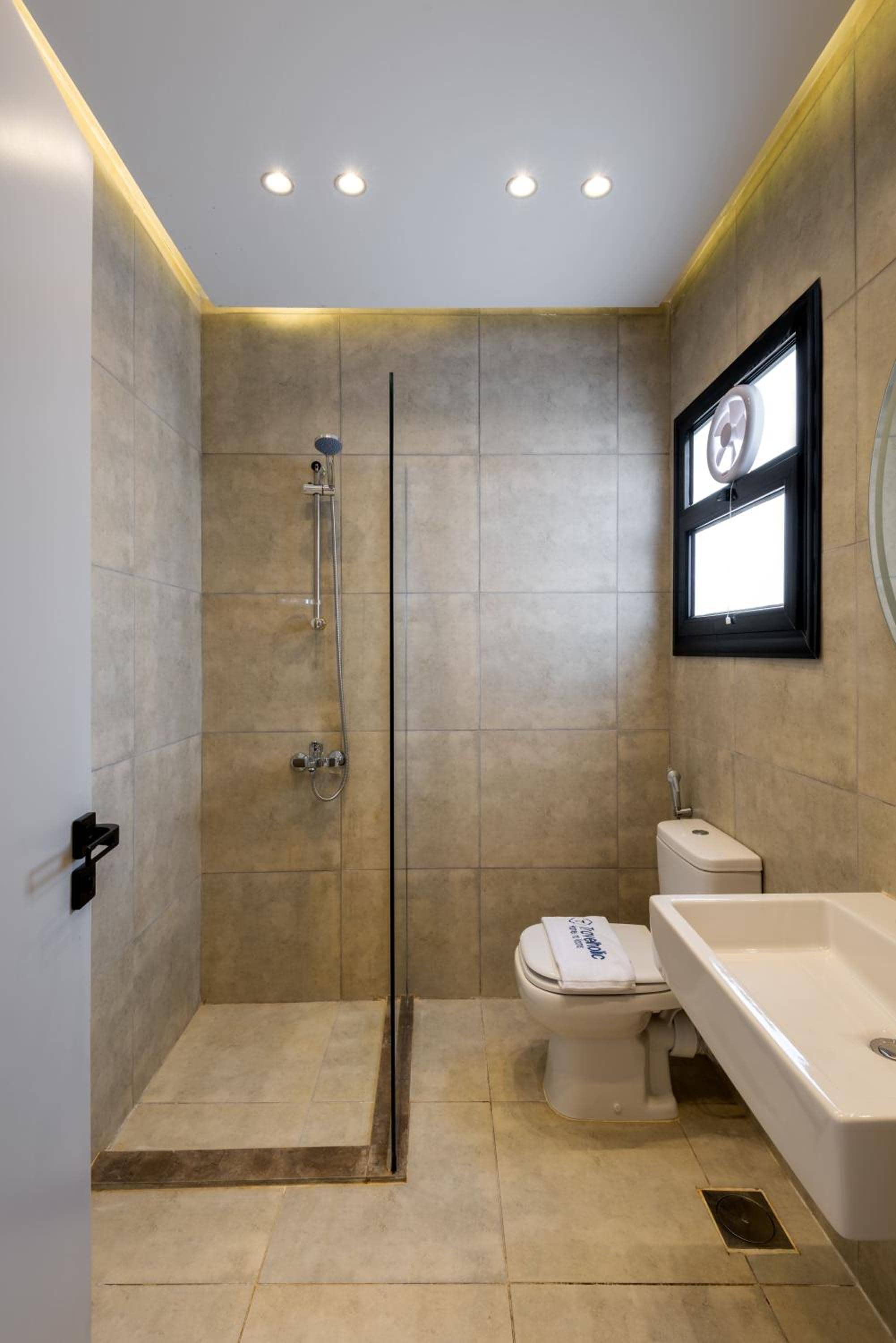Golden Gates Residence — 3