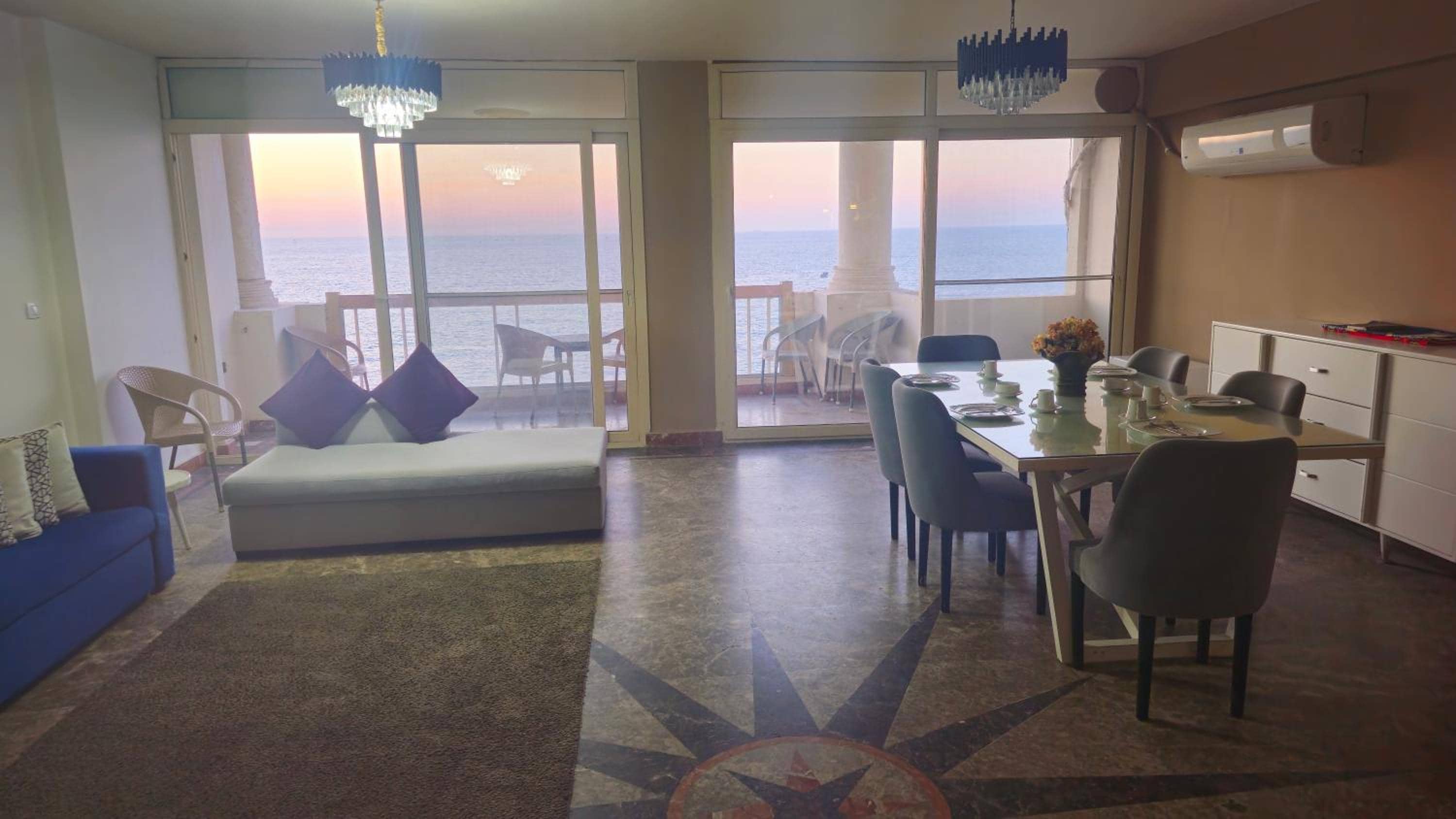 Midpoint Sea View - families only — 3