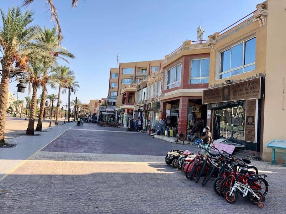Hurghada Luxury 1BR on Al Mamsha and 2 minutes to the sea with access Al-Hambra