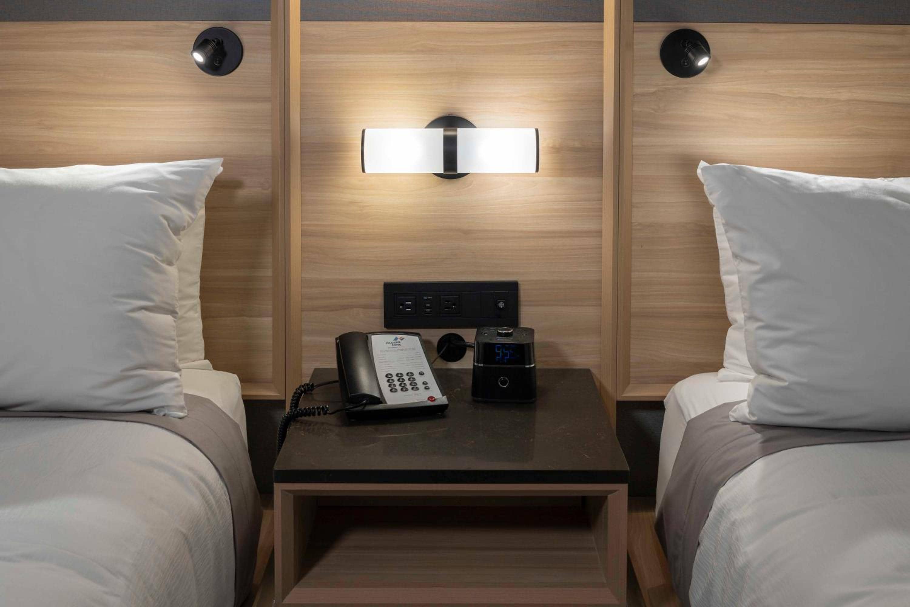 Accent Inns Vancouver Airport — 5