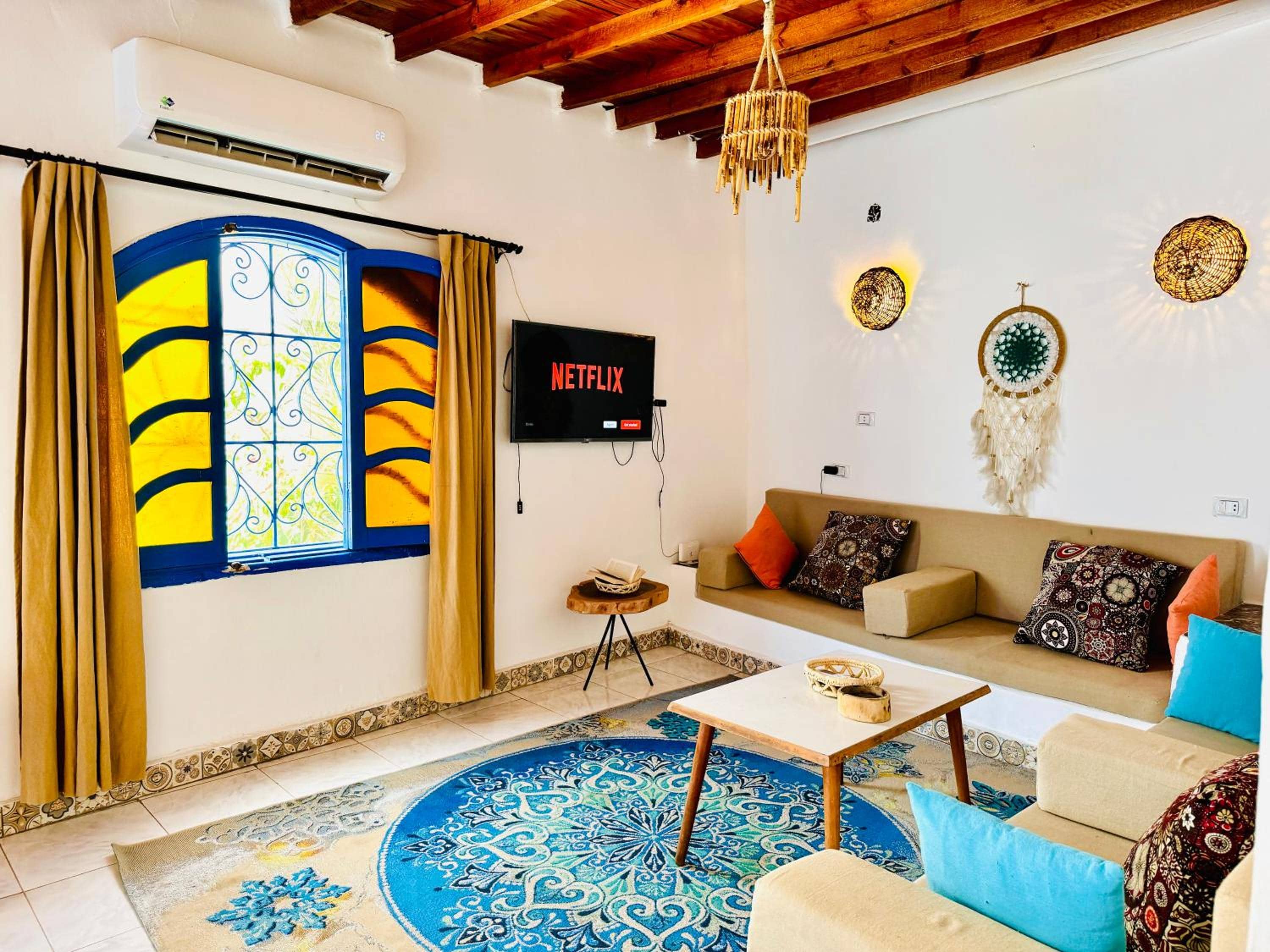 Blue Villa in Lighthouse — 2
