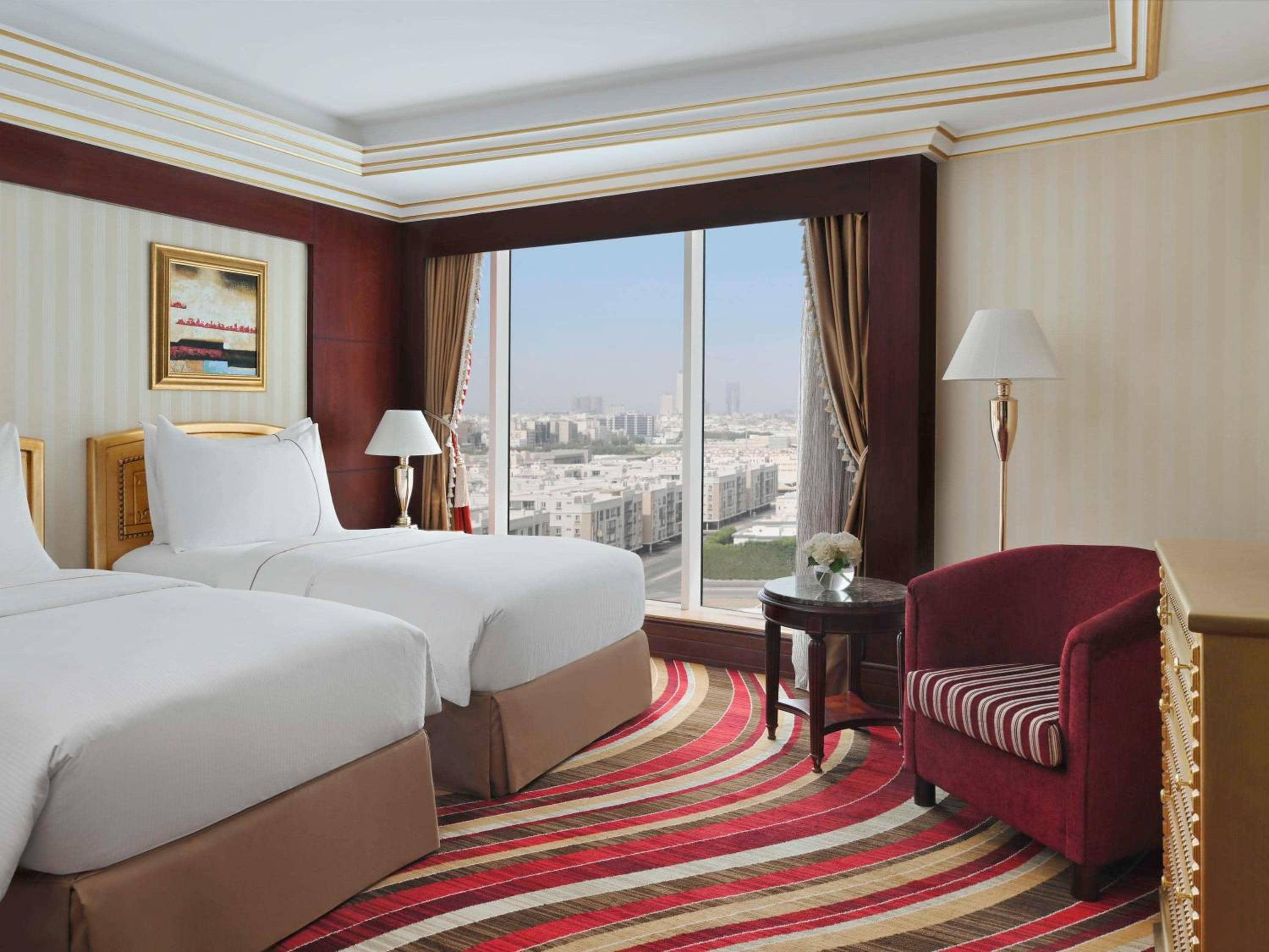 Mövenpick Hotel City Star Jeddah — 4