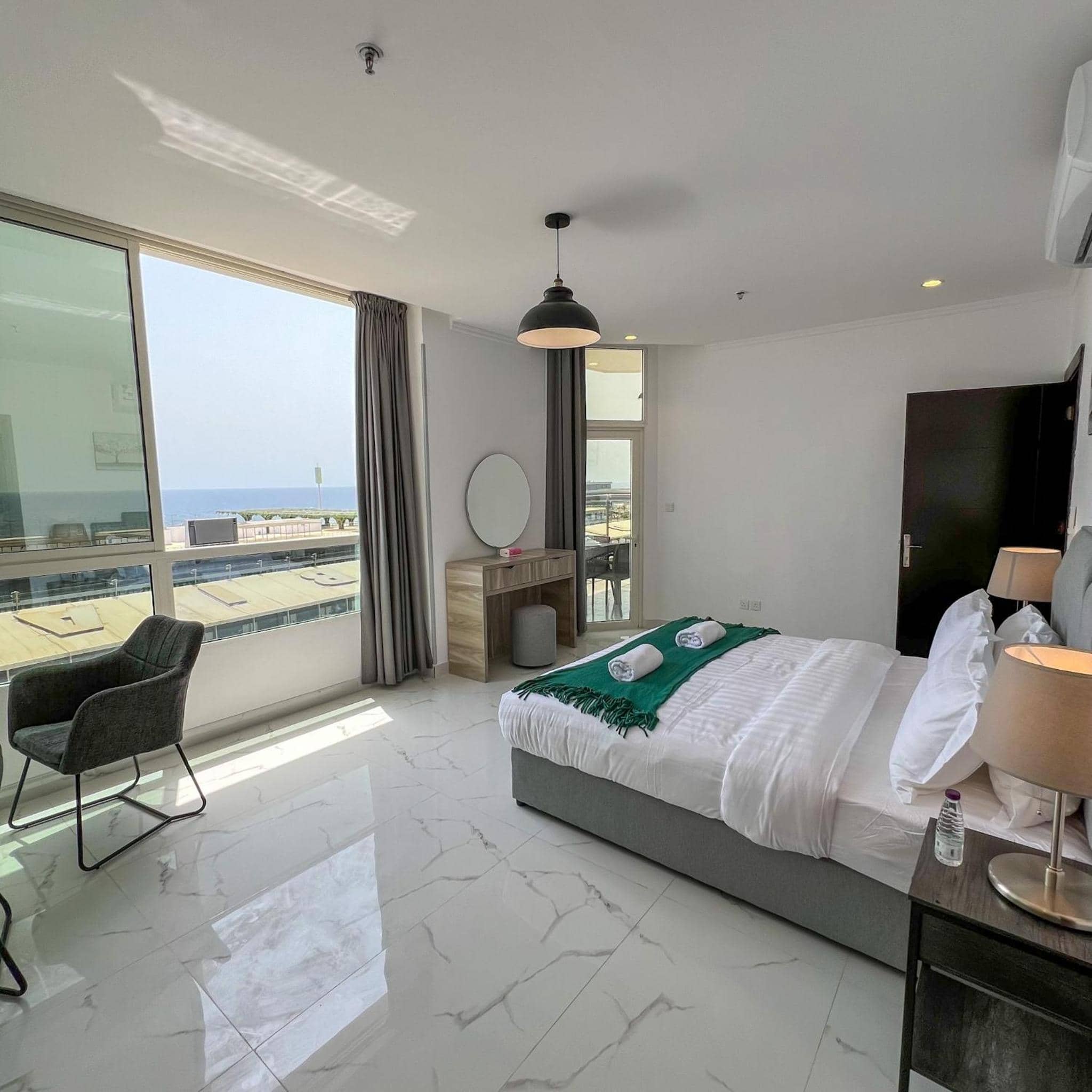 Almasarat Tower Sea View — 2