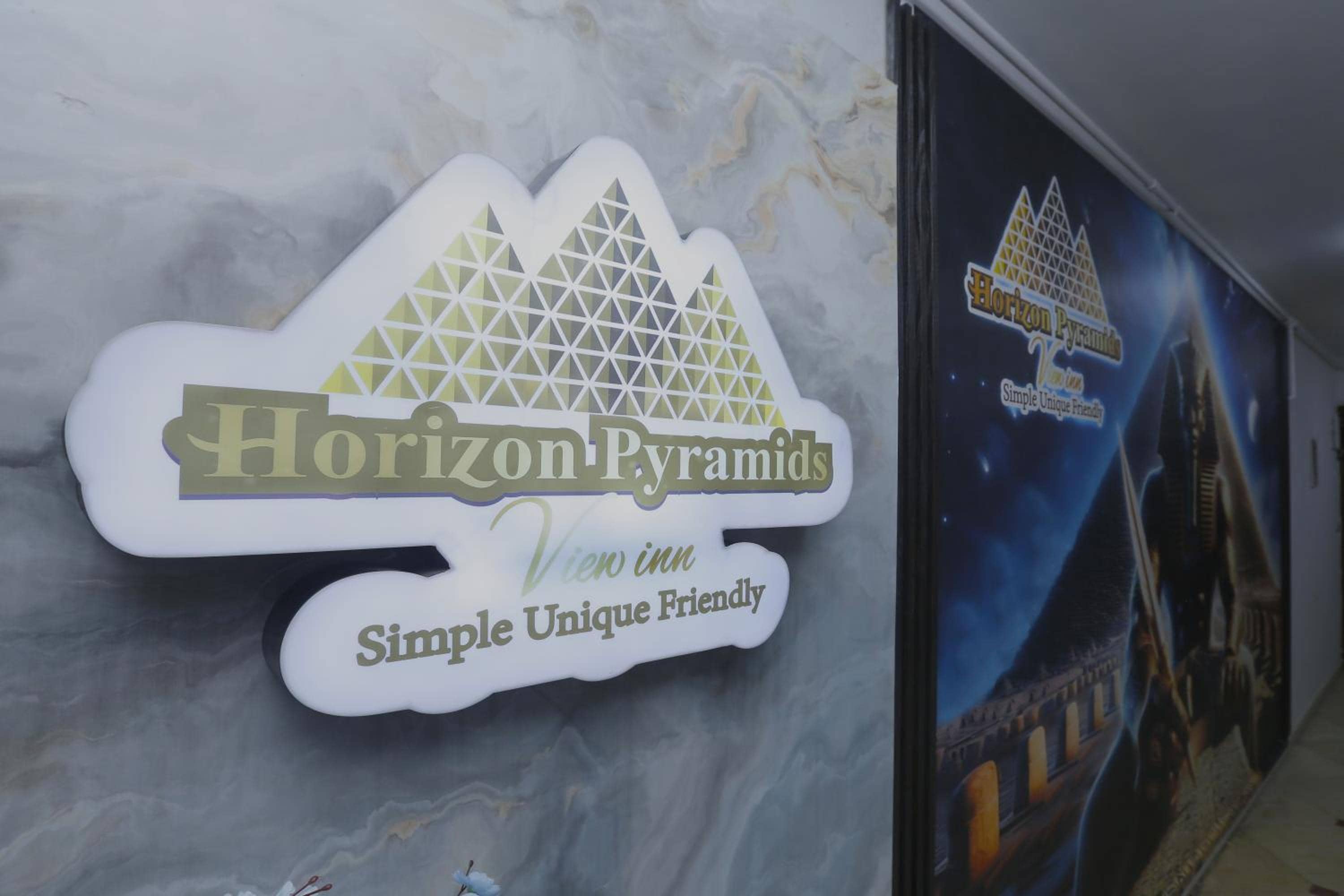 Horizon Pyramids View inn — 2
