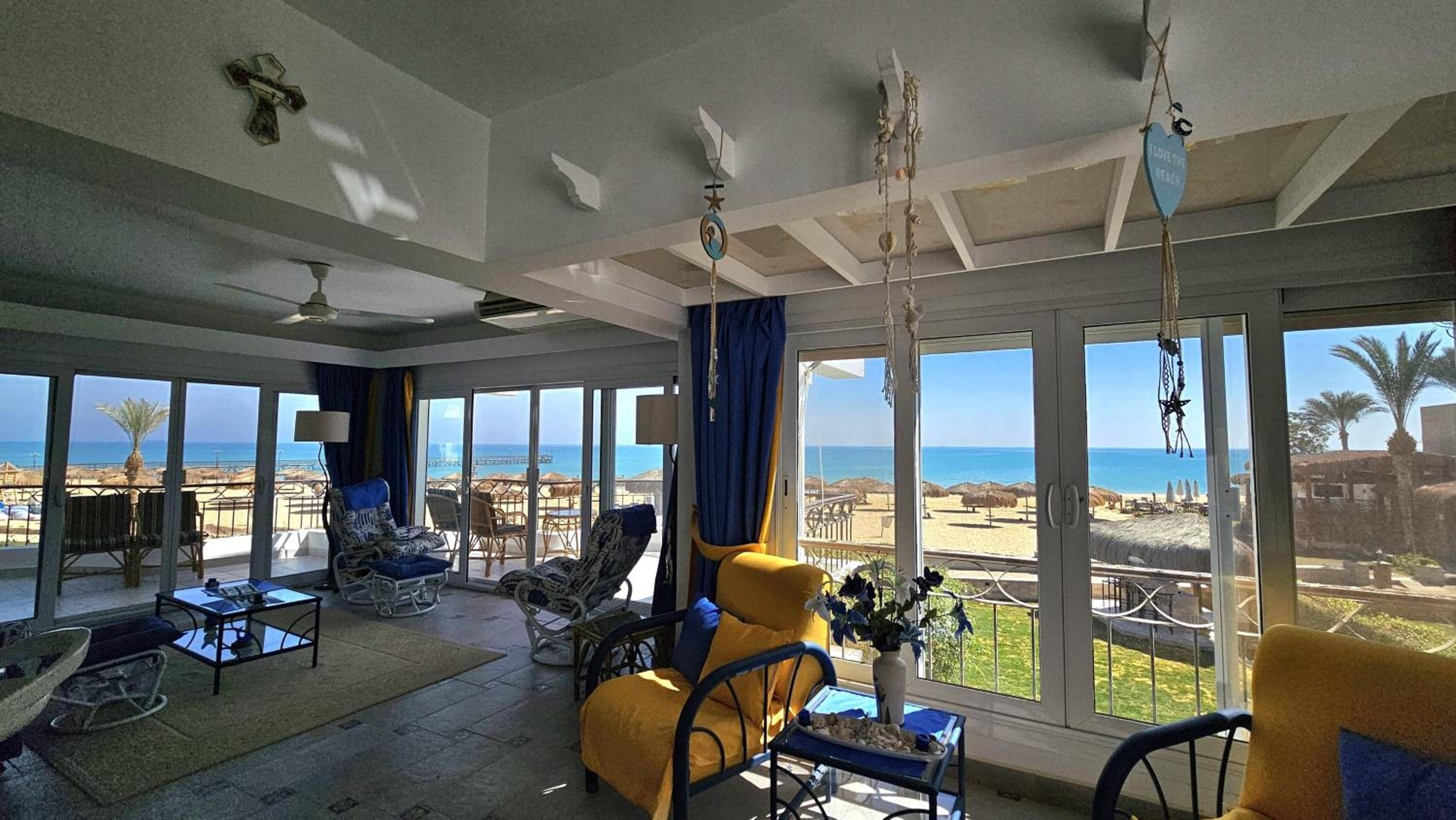 6 beds Beachfront Red sea Chalet Gorgeous ViewY2