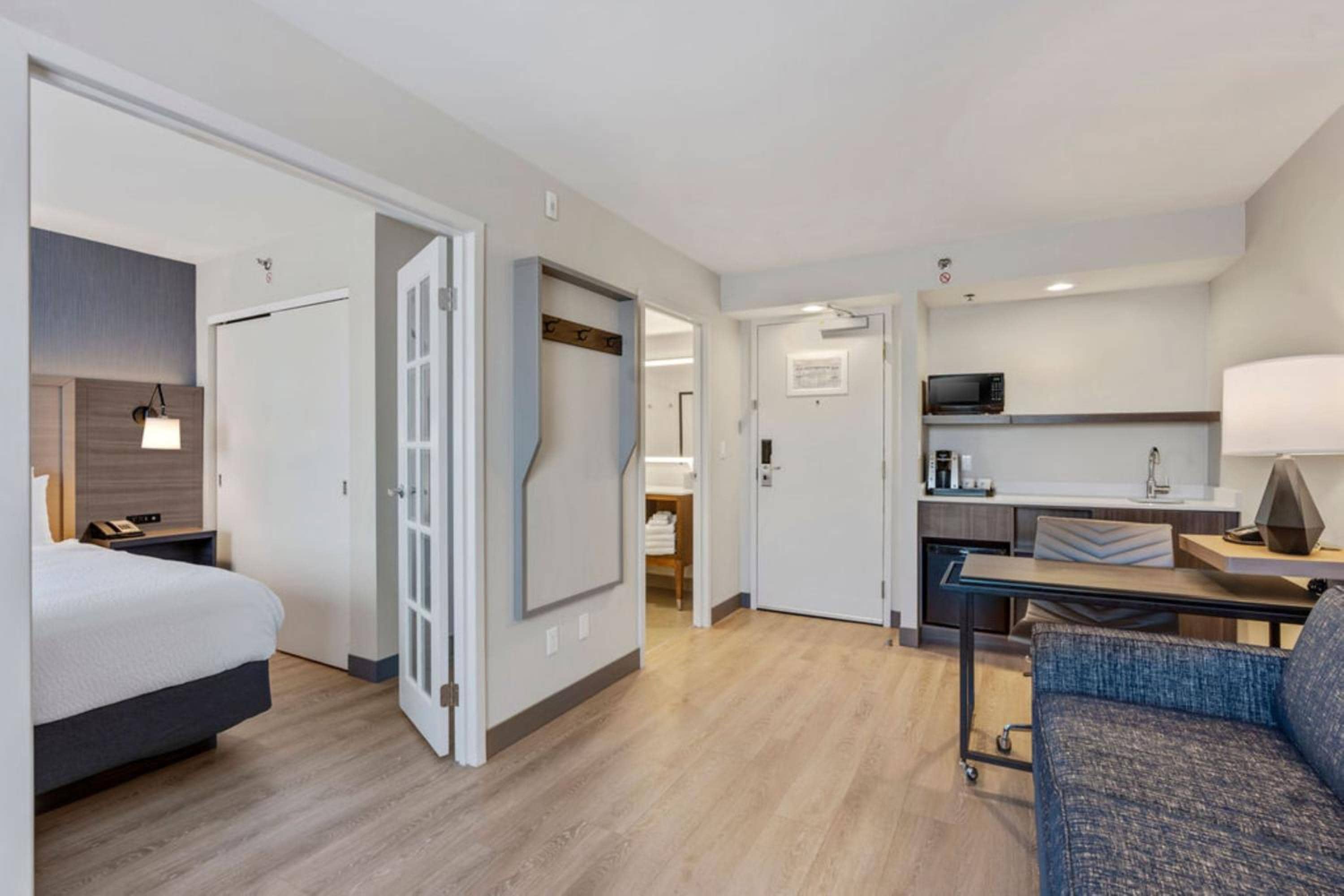 Holiday Inn & Suites Ottawa Kanata by IHG — 3