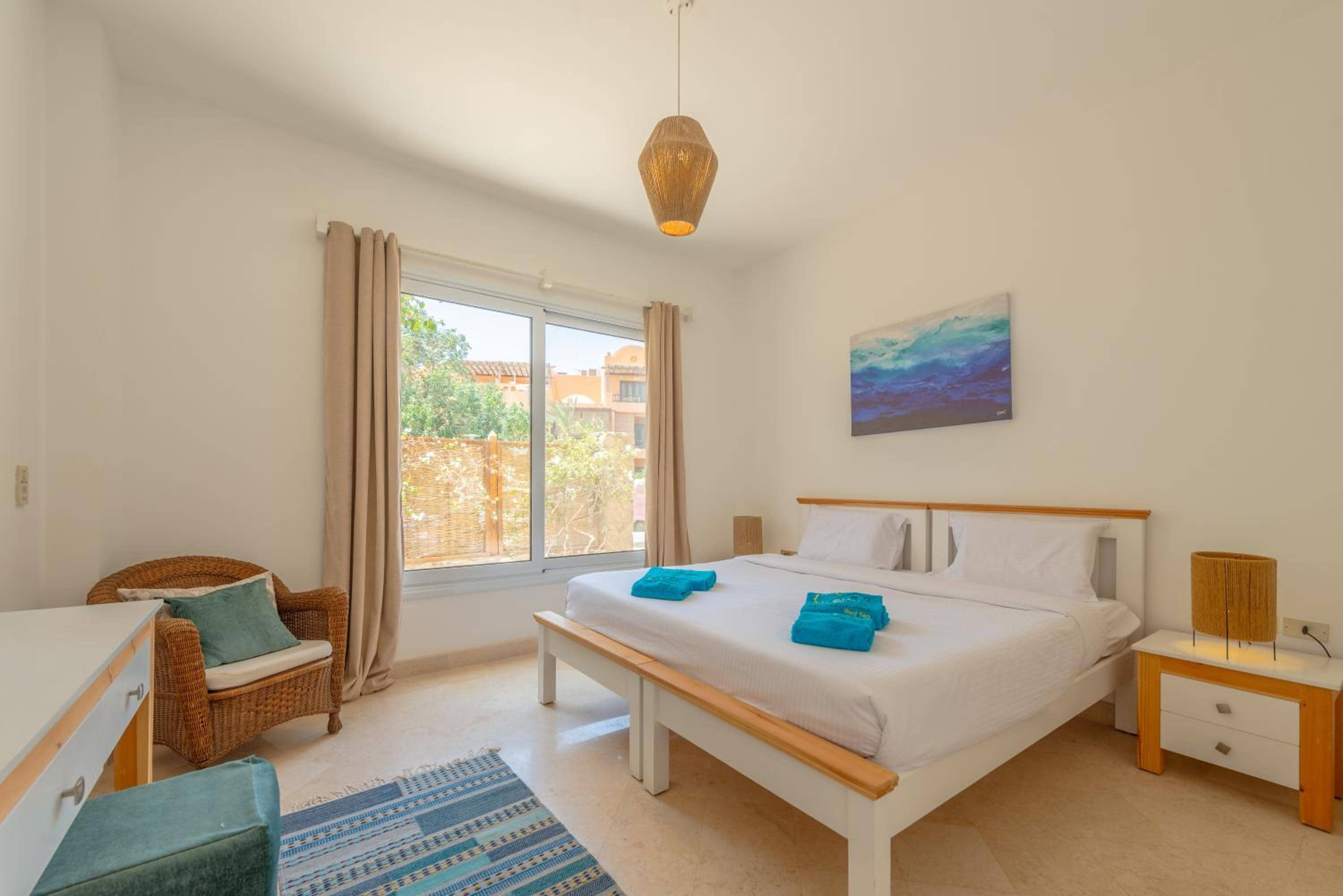 Charming Apartment with Pool in prime location — 3