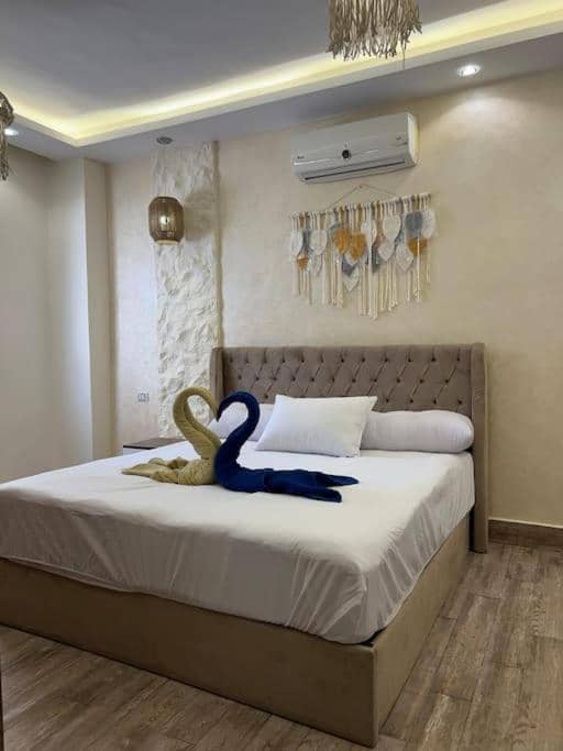 Small lovely cheerful apartment close to El Gouna